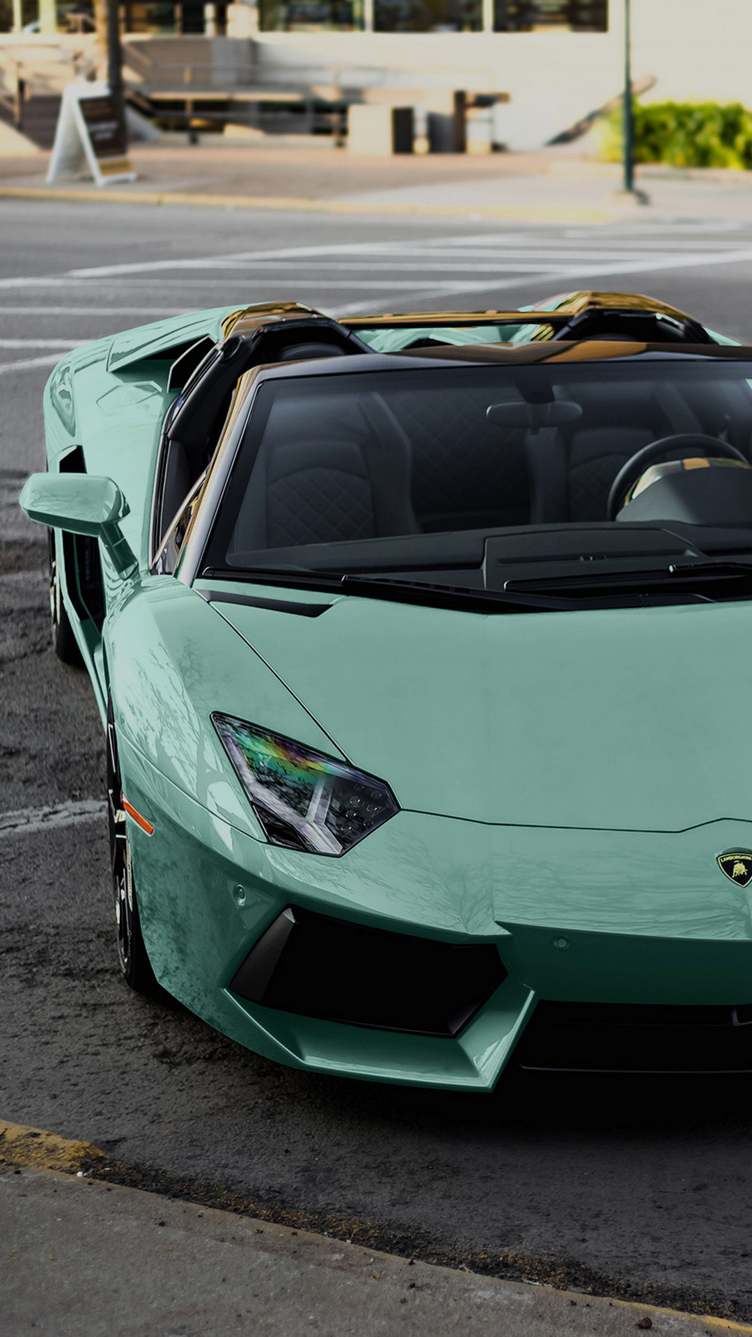 Бирюзовый Lamborghini Aventador SV