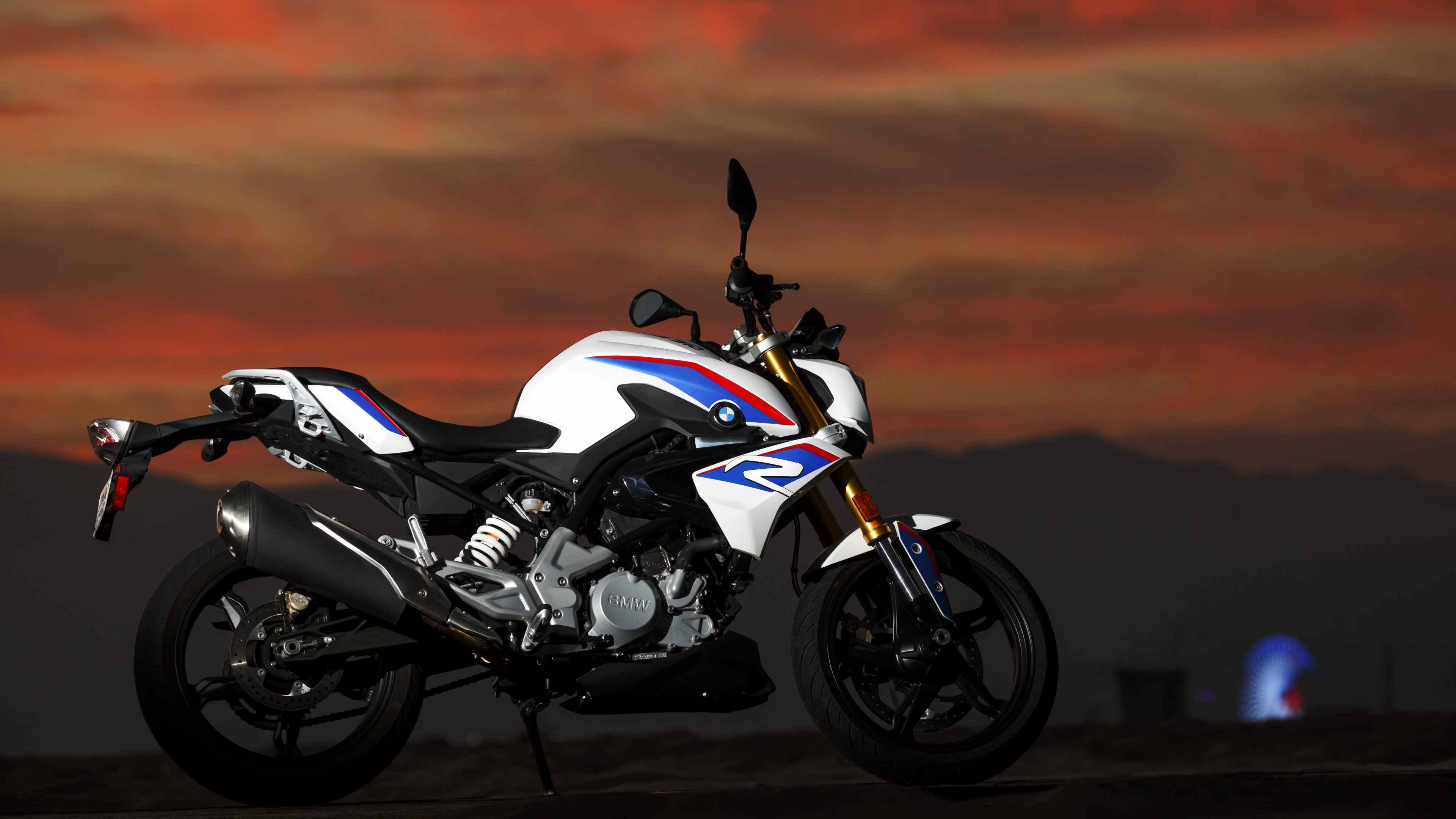 BMW Moto 4k