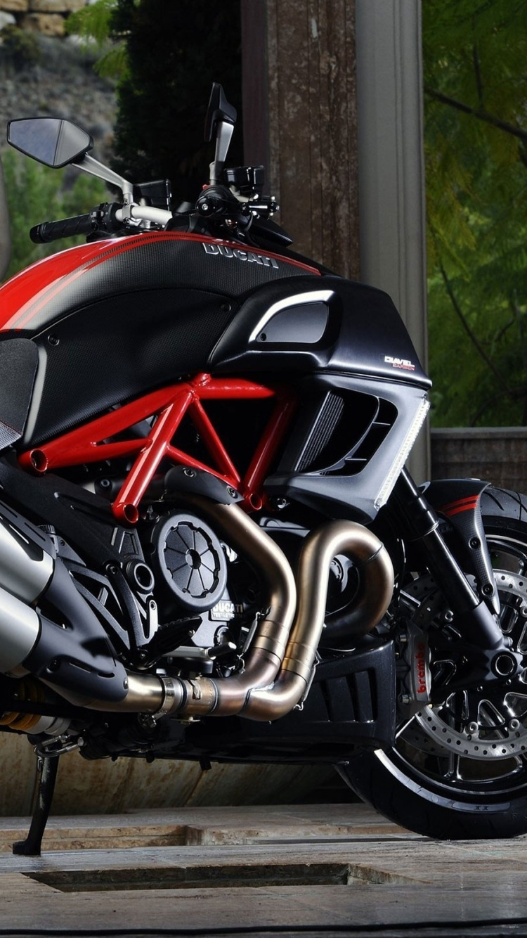 Harley Davidson Diavel. Авто мото. Регламент обслуживания Ducati Diavel. Обои Ducati на смартфон андроид вертикальные.