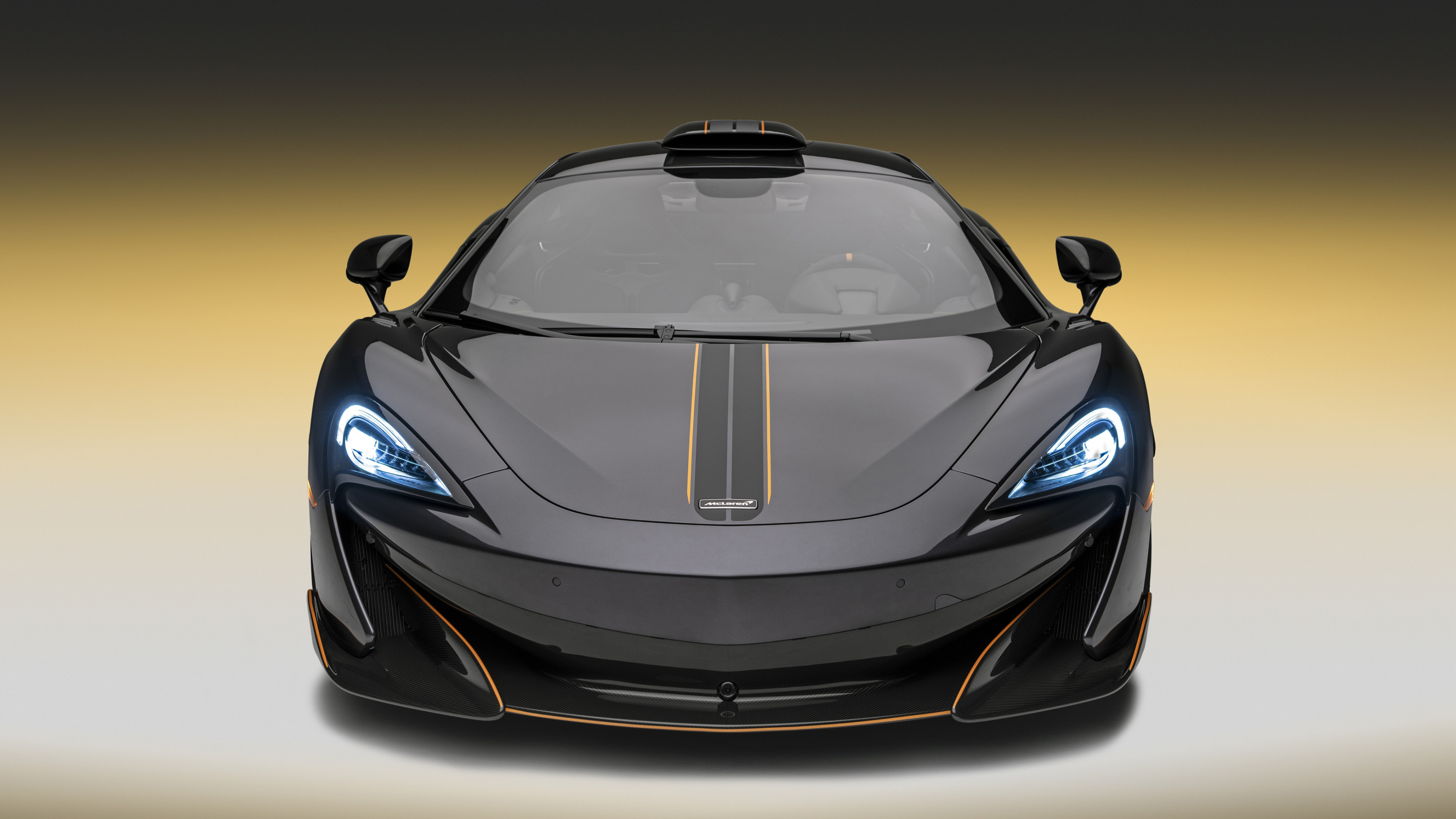 Машина MCLAREN 600lt
