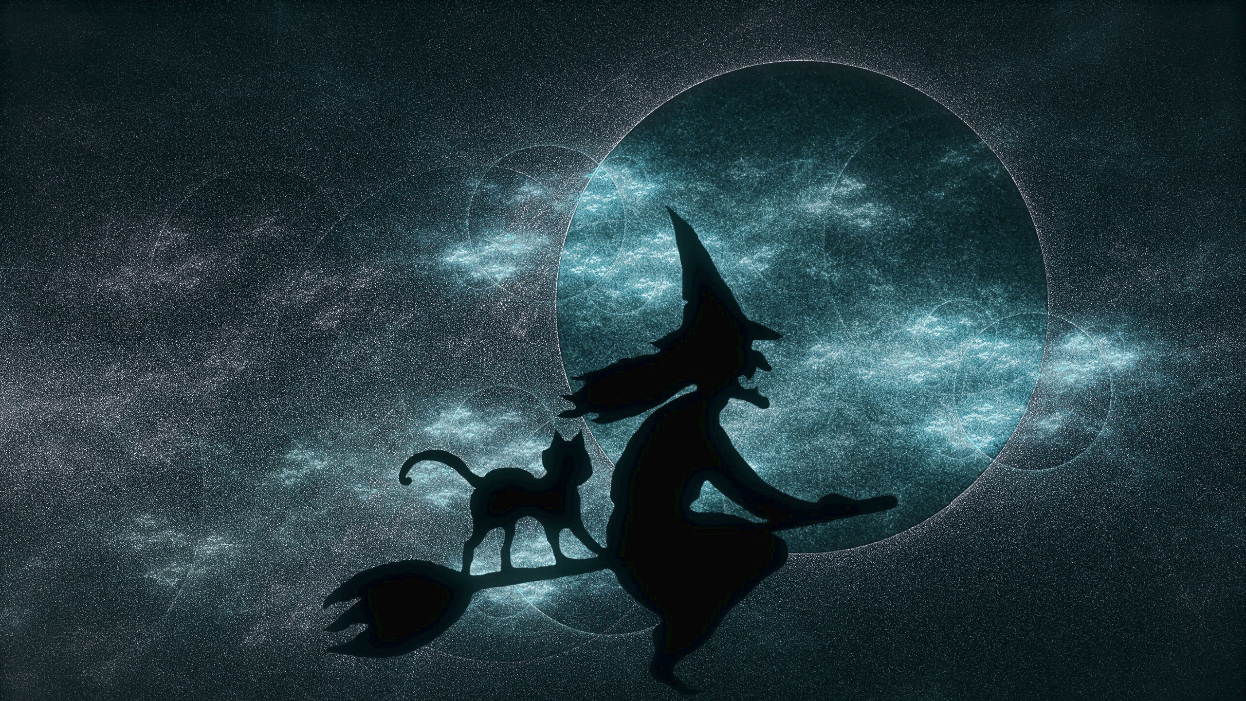 Ведьмочка на фоне Луны