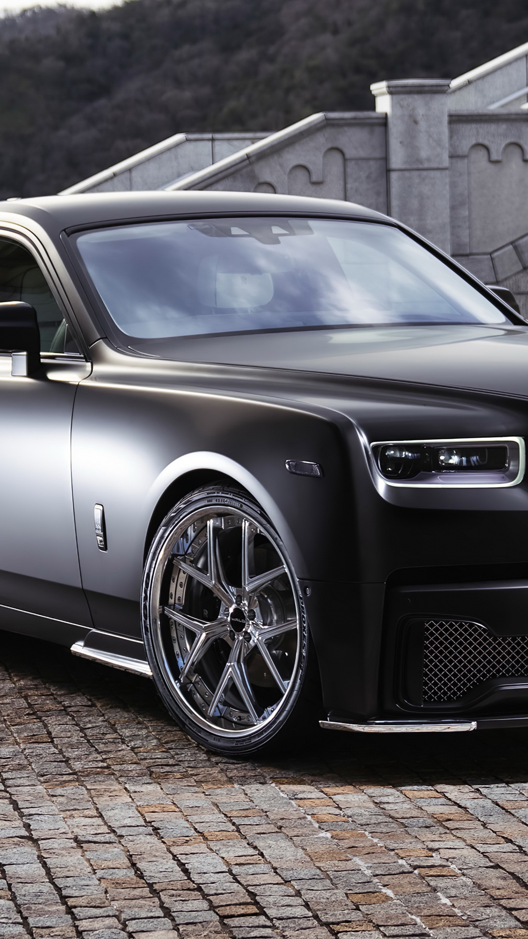 Автору роллс ройс