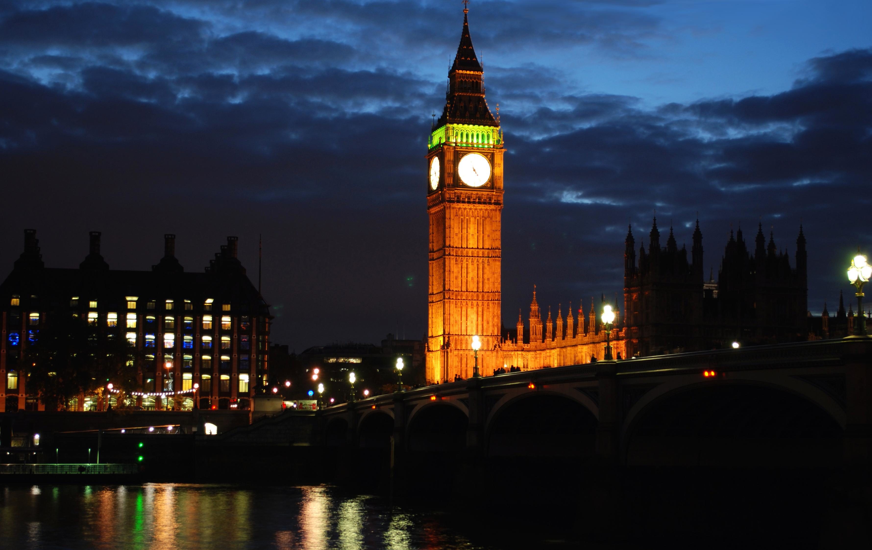 Просто лондон. Биг Бен в Лондоне. Лондон Биг Бен ночью. Англия Биг Бен Темза. Ночной Лондон Биг Бен фото.
