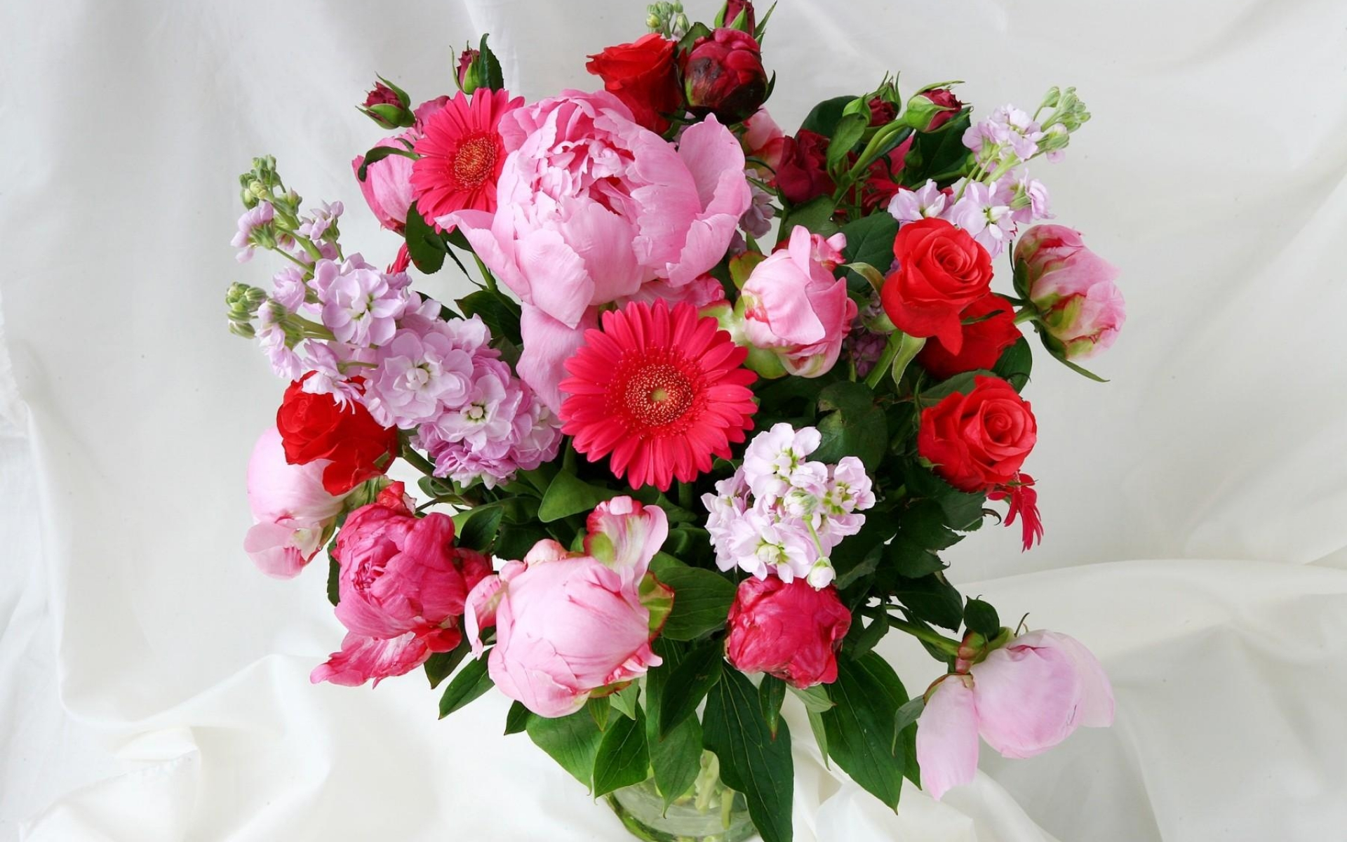 Фото букета на телефон. Букет с пионами. Букет шикарный. Шикарные цветы. Красивый букет цветов с днем рождения.