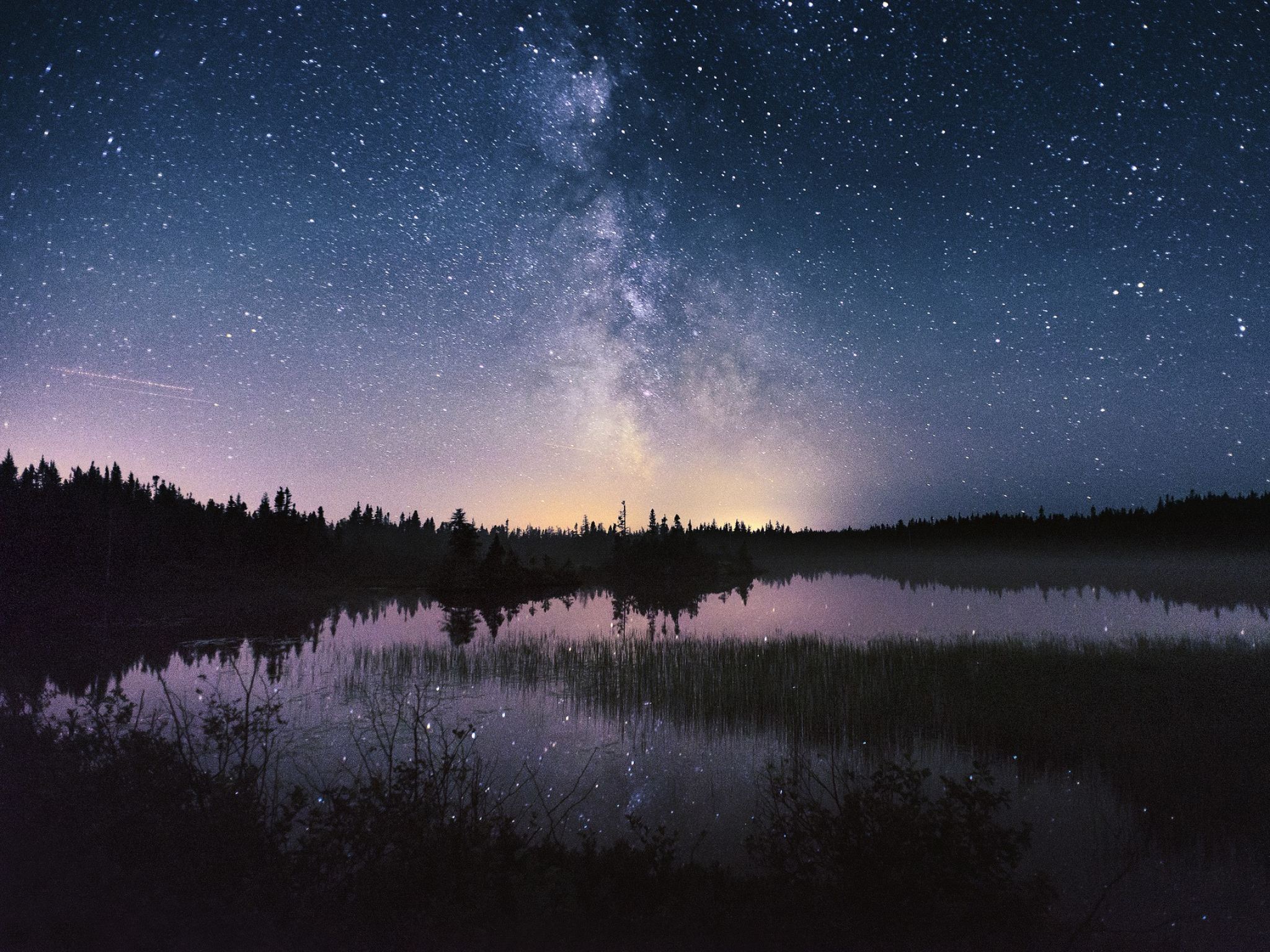 Ночь ночь насколько. Ночной пейзаж. Ночное небо. Красивые ночные пейзажи. Звезды над озером.