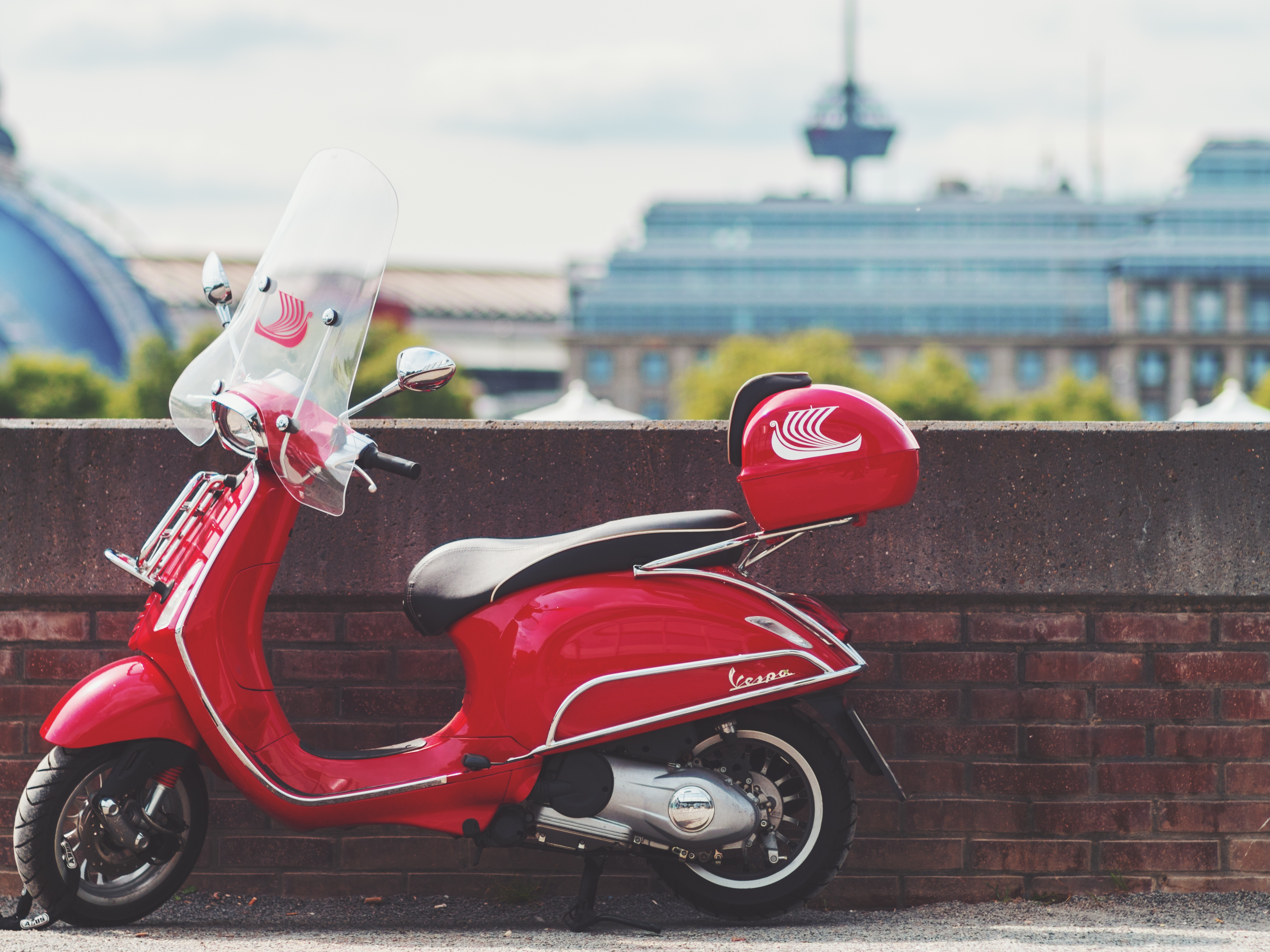 РњРѕРїРµРґ Vespa Wallpaper