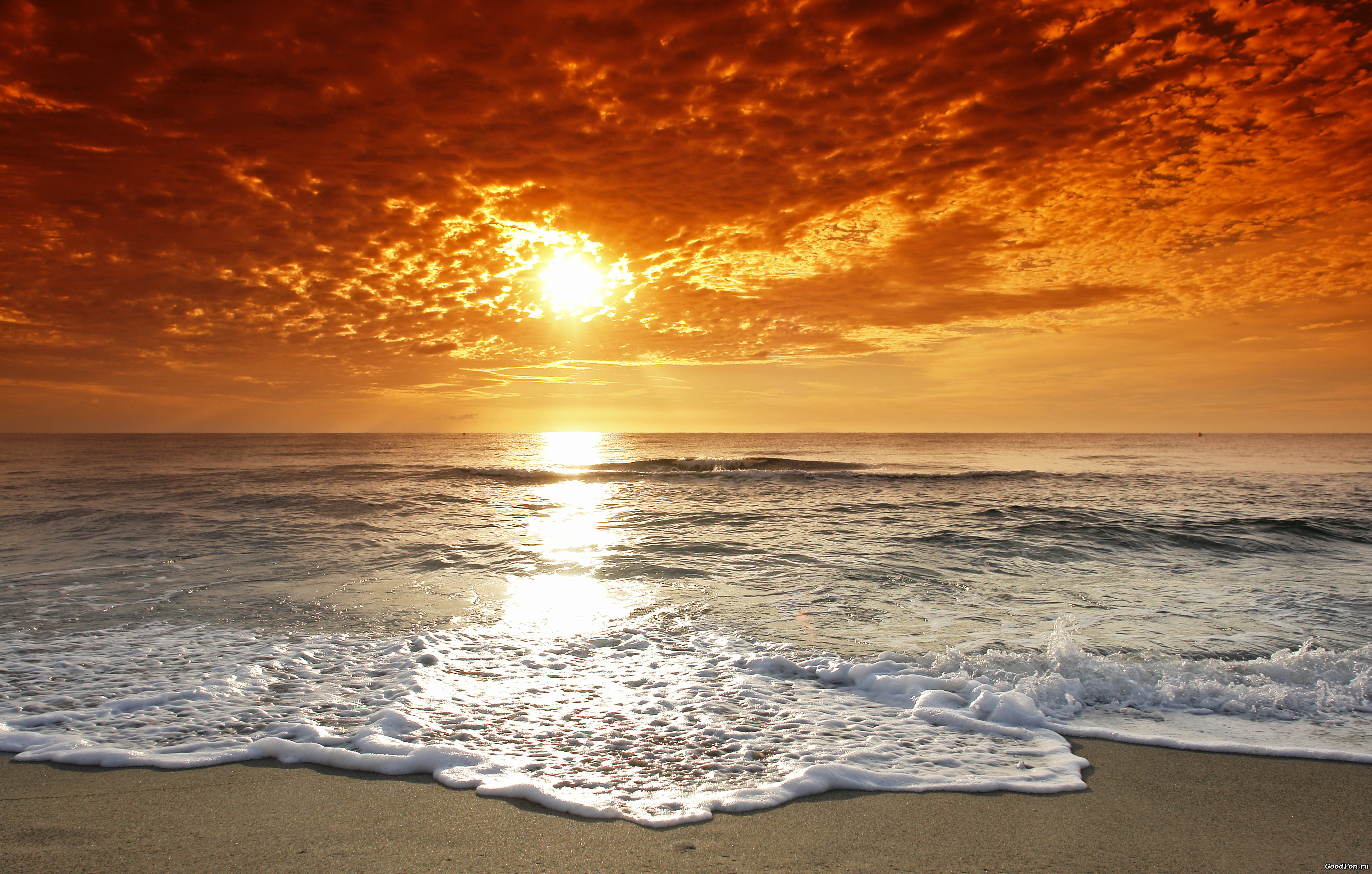 море и песок рассвет
