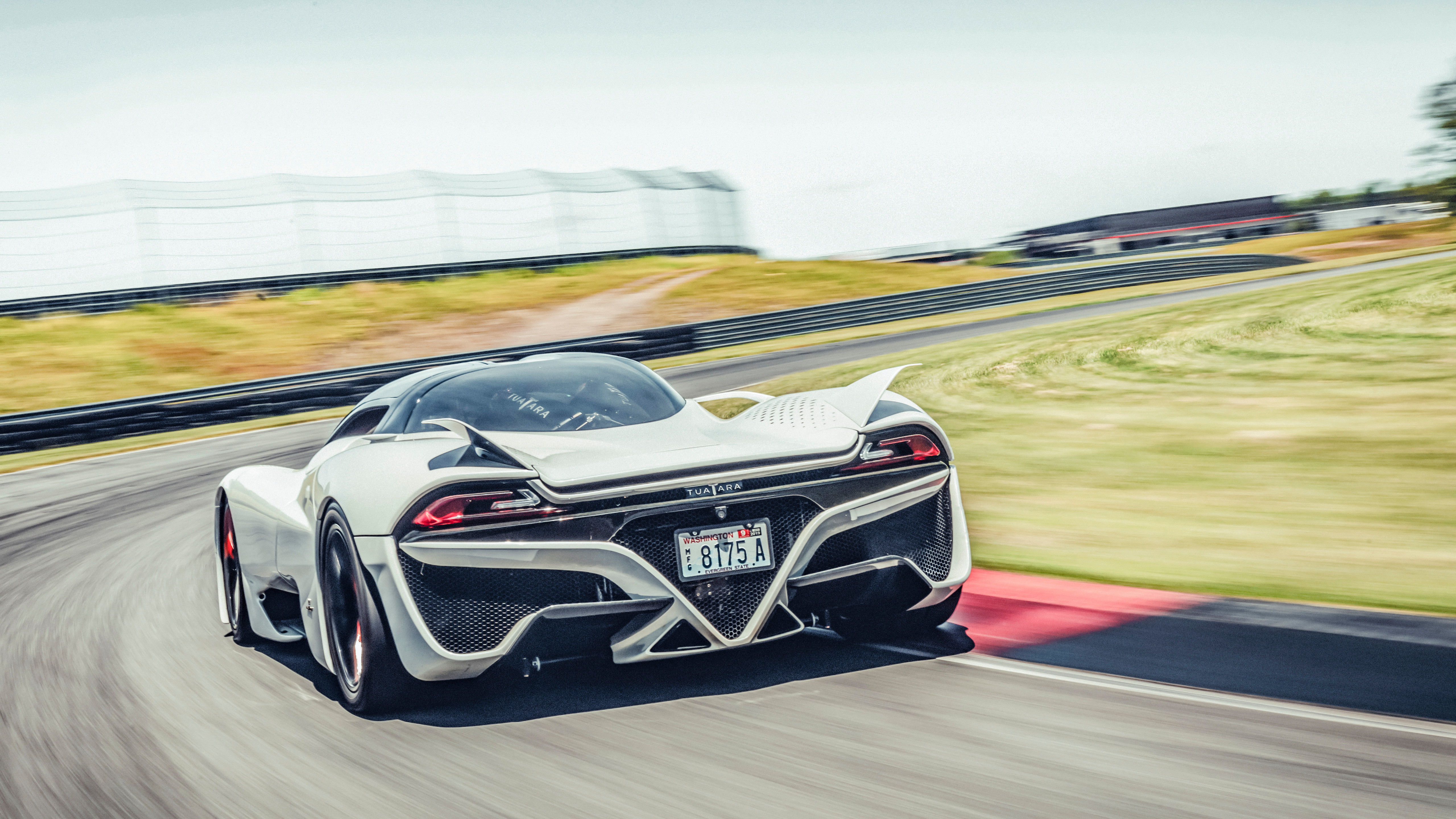 Суперкар автомобиль Tuatara SSC