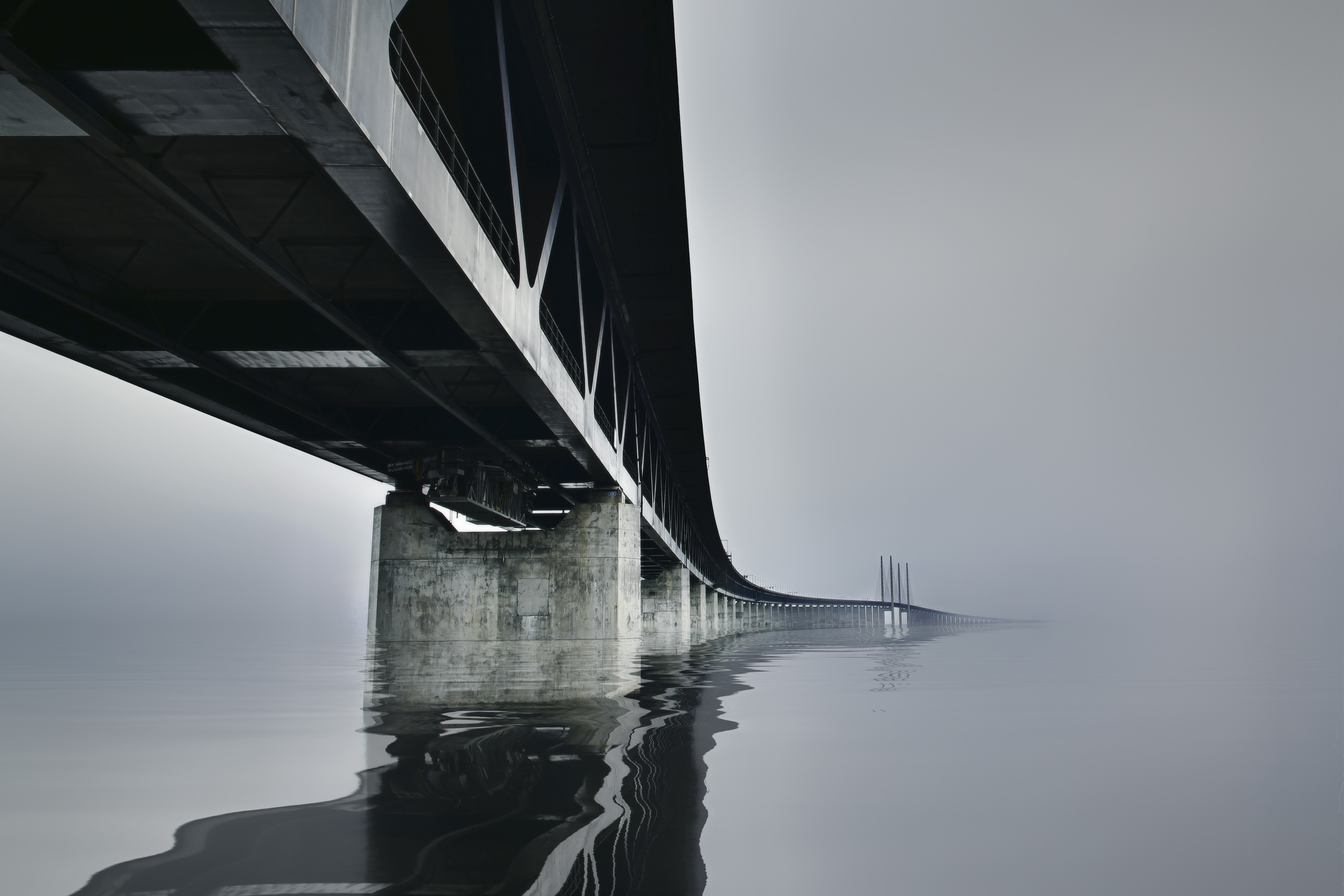 опоры моста под водой