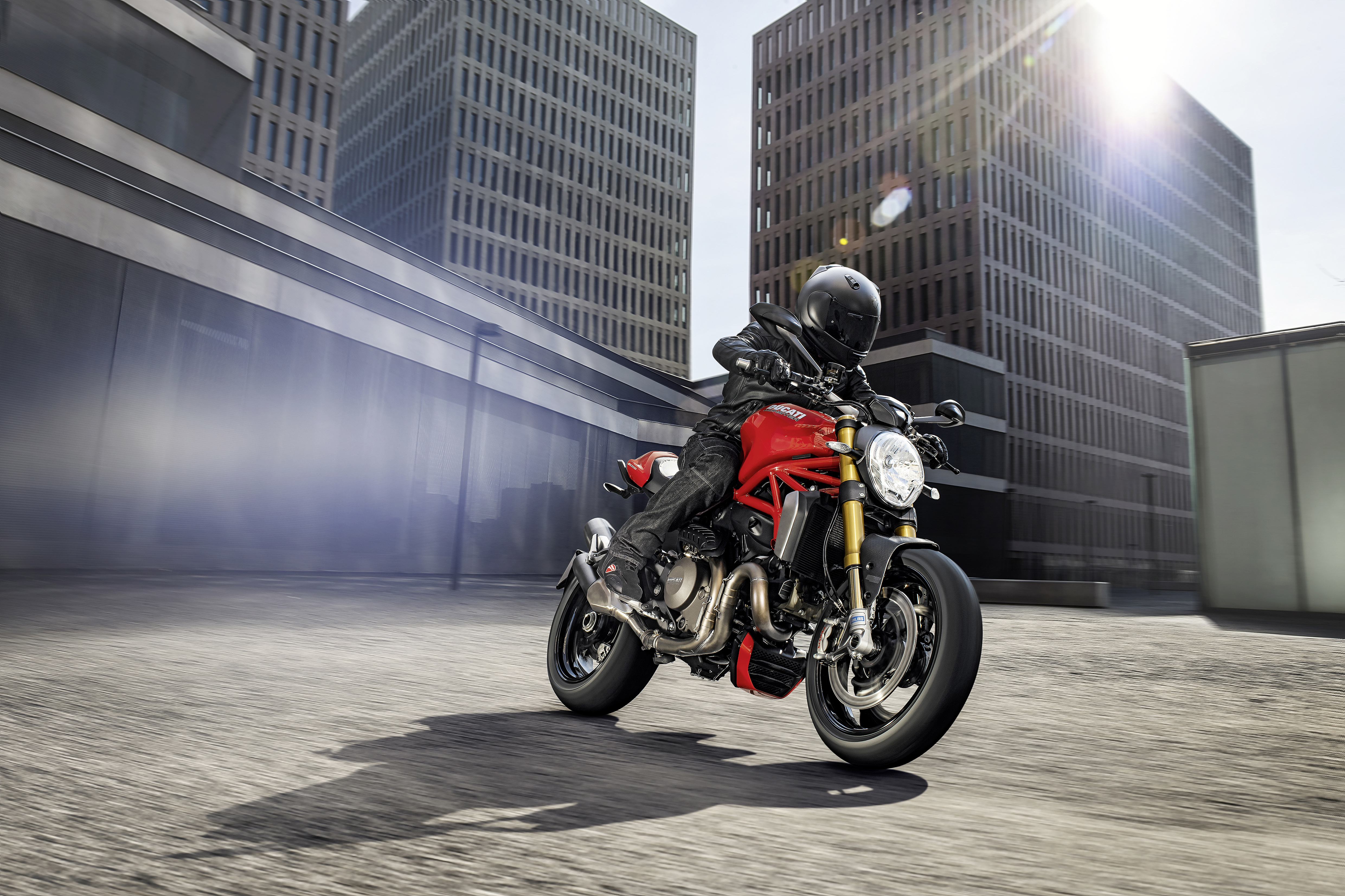 Мотоцикл сити. Мотоцикл Ducati Monster 1200s. Ducati Monster 1200s on Road. Ducati Monster 1200 on Road. Байк Дукати x Monster.