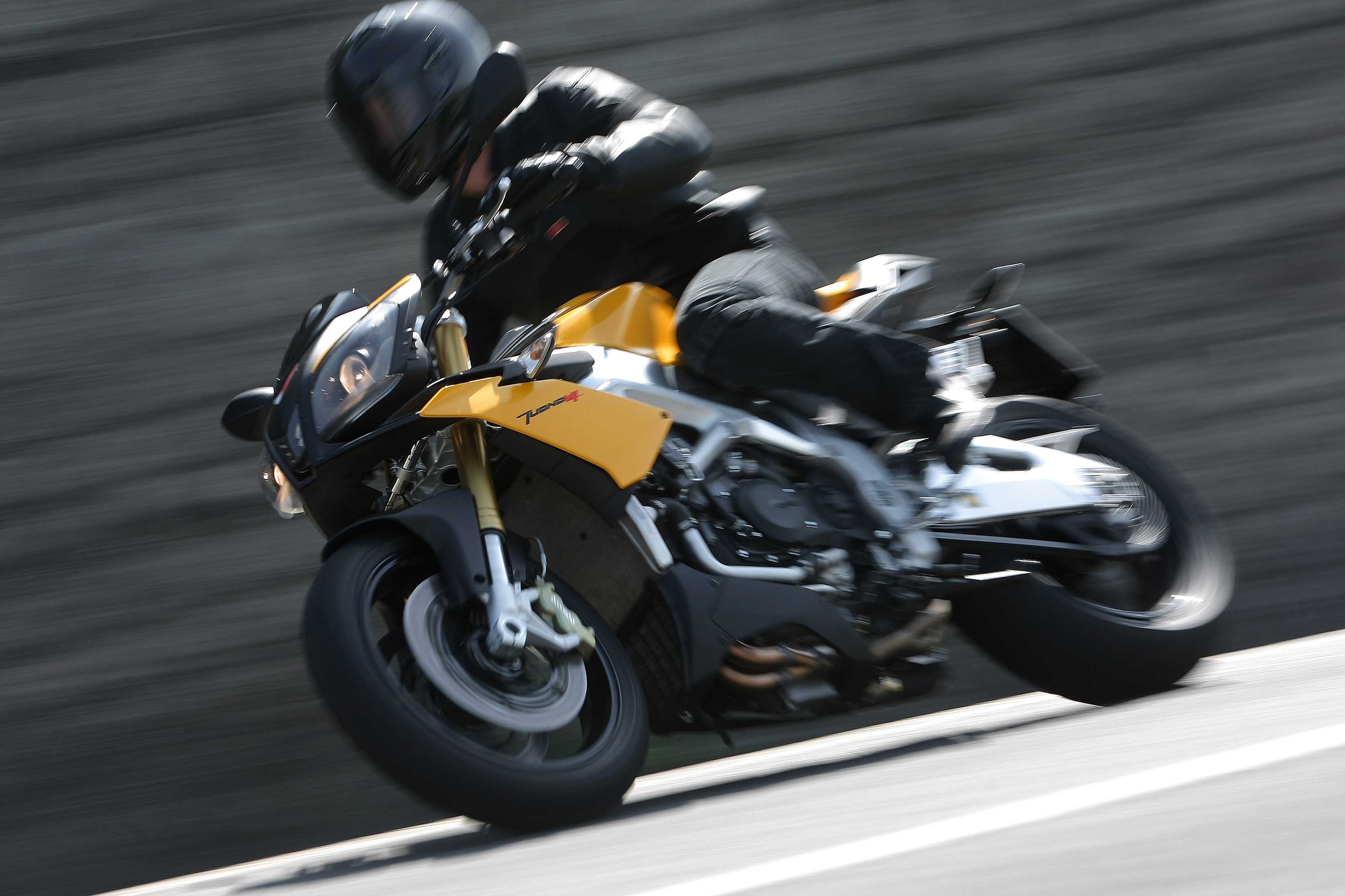 Aprilia rsv4 Р¶РµР»С‚С‹Р№