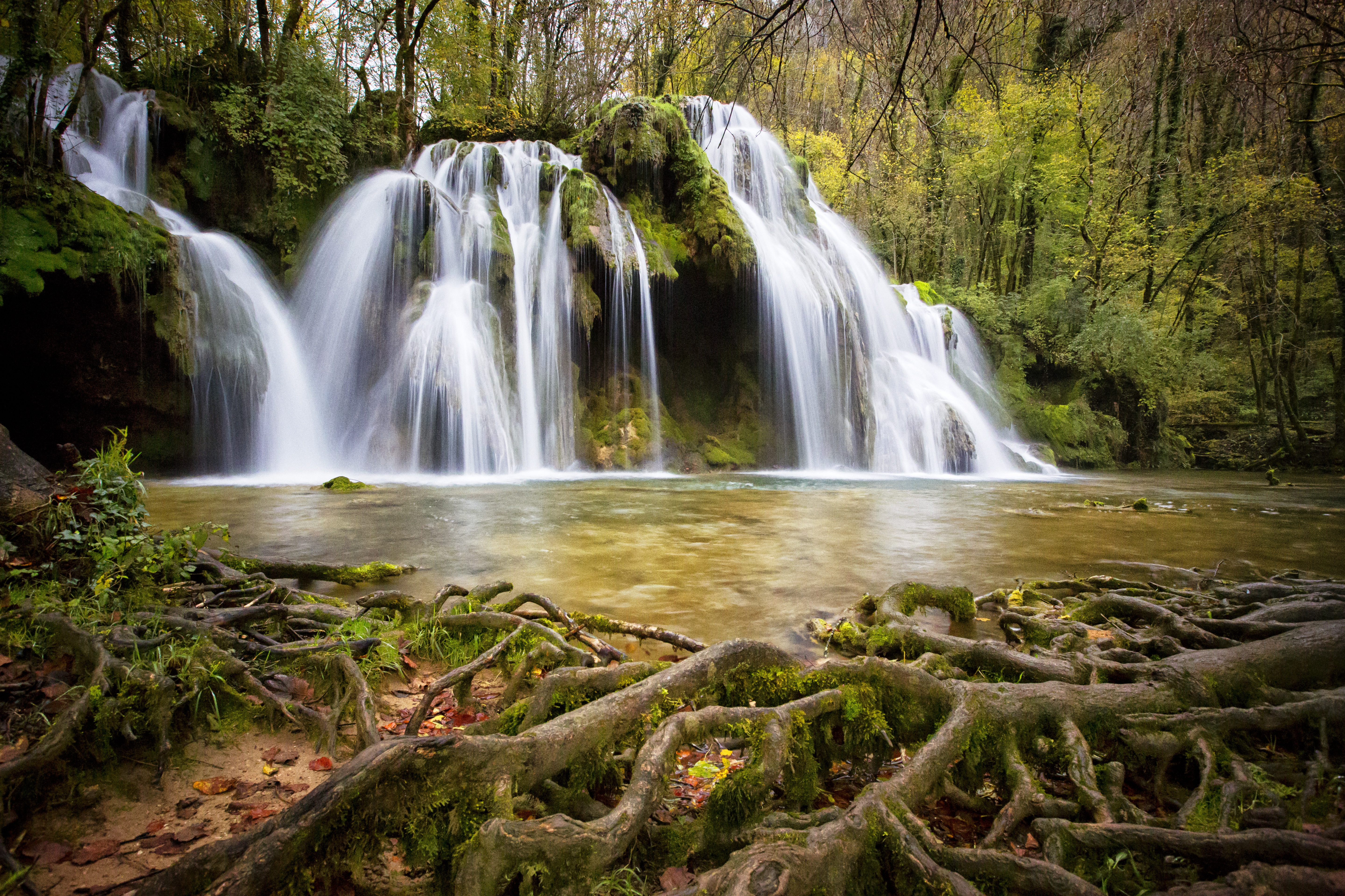 водопад картинки. бамбук камни вода лотос. красивые пейзажи с водопадами. красивая природа. музыка вода природа.