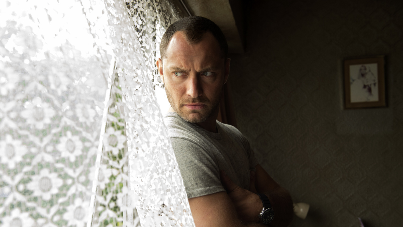 Обои Черное море, кинорежиссер, подводная лодка, человек, рука в разрешении 1366x768