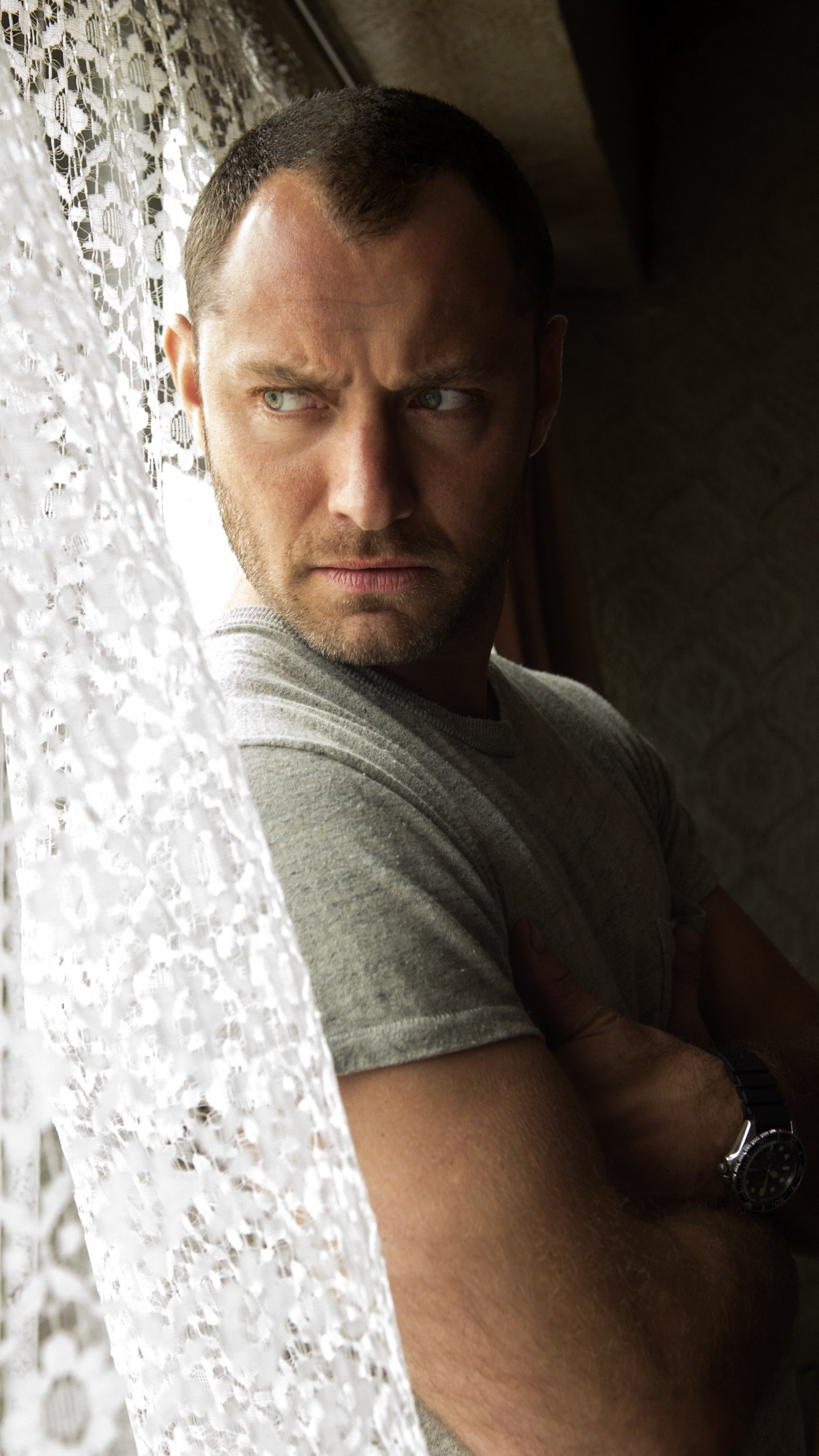 Обои Черное море, кинорежиссер, подводная лодка, человек, рука в разрешении 1440x2560