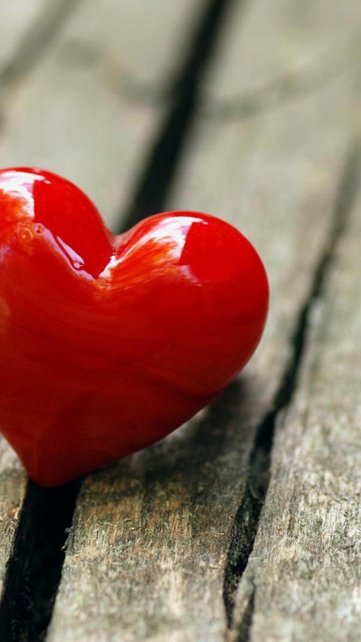 Обои роман, сердце, красный цвет, любовь, крупный план в разрешении 720x1280