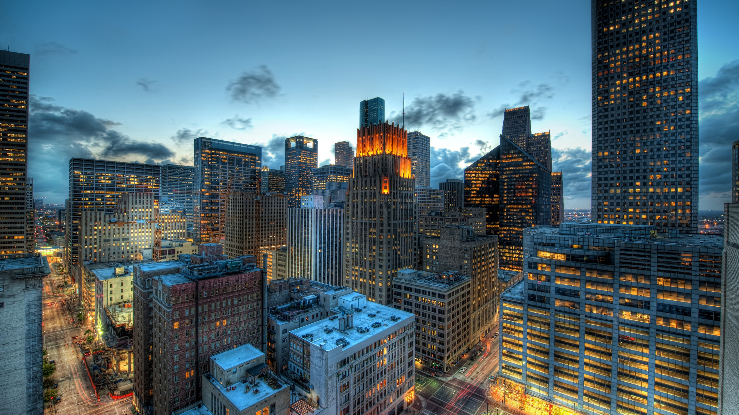 Обои город, городской район, метрополия, городской пейзаж, дневное время в разрешении 2560x1440