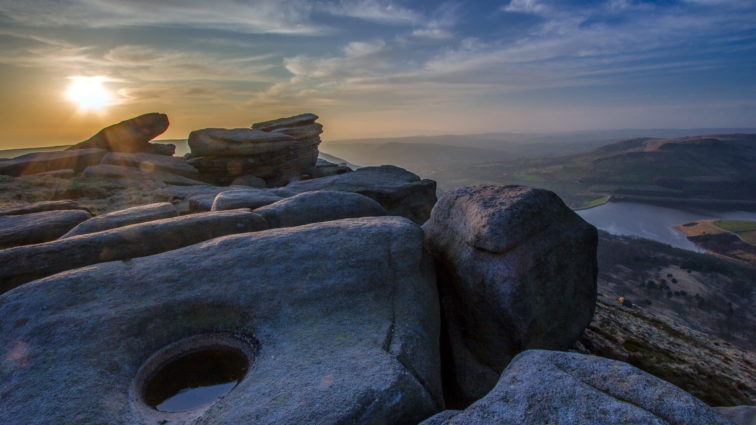 Обои природа, рок, облако, формирование, утро в разрешении 2560x1440