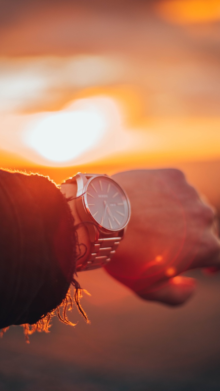 Обои часы, Апельсин, закат, солнечный свет, небо в разрешении 720x1280