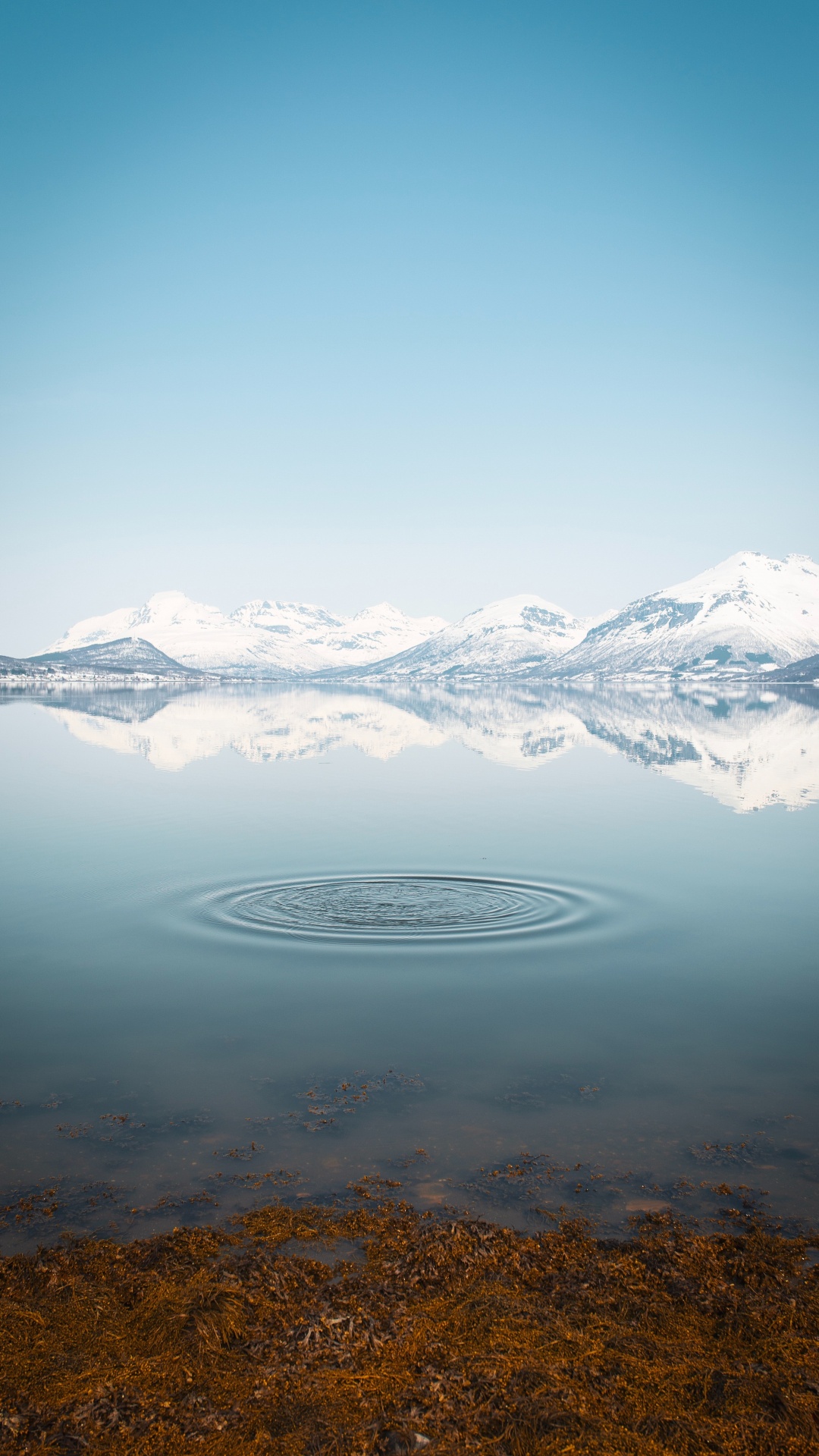 Обои горный рельеф, гора, горный хребет, нагорье, озеро в разрешении 1080x1920