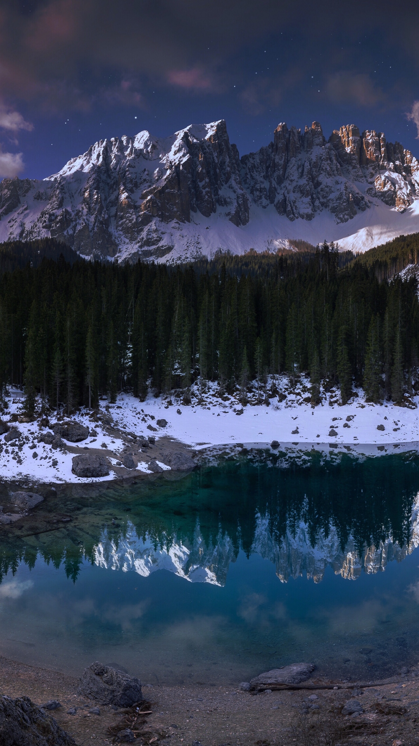 Обои отражение, природа, природный ландшафт, гора, горный рельеф в разрешении 1440x2560