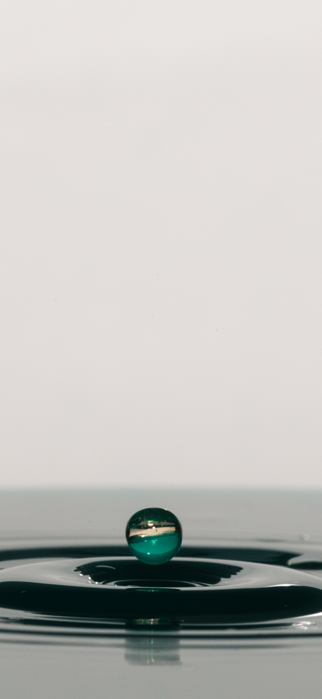 Обои вода, жидкий, падение, зеленый, гидроресурсы в разрешении 1242x2688