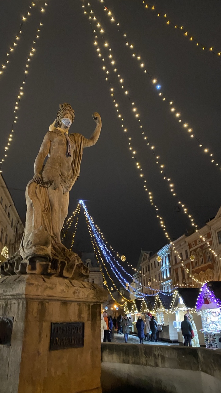 Обои ориентир, осветительная арматура, уличный фонарь, Рождественские огни, Рождественский день в разрешении 720x1280