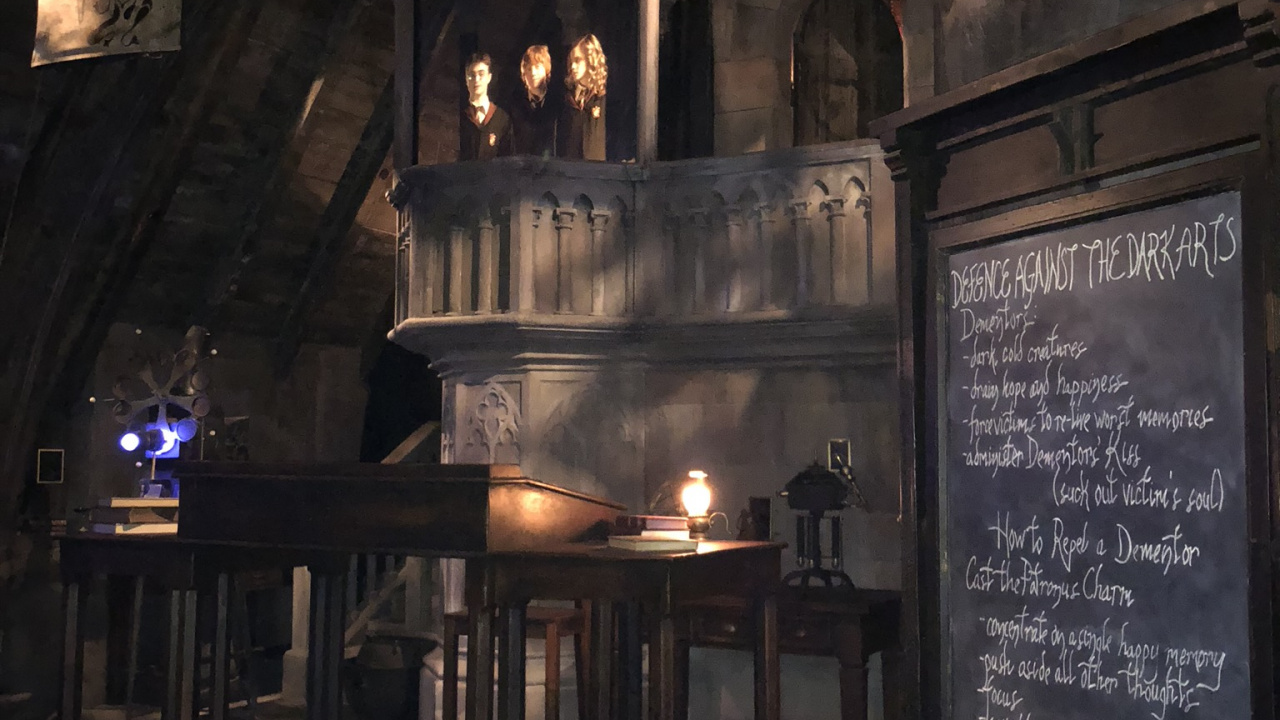 Обои Хогвартс, темнота, ночь, архитектура, освещение в разрешении 1280x720