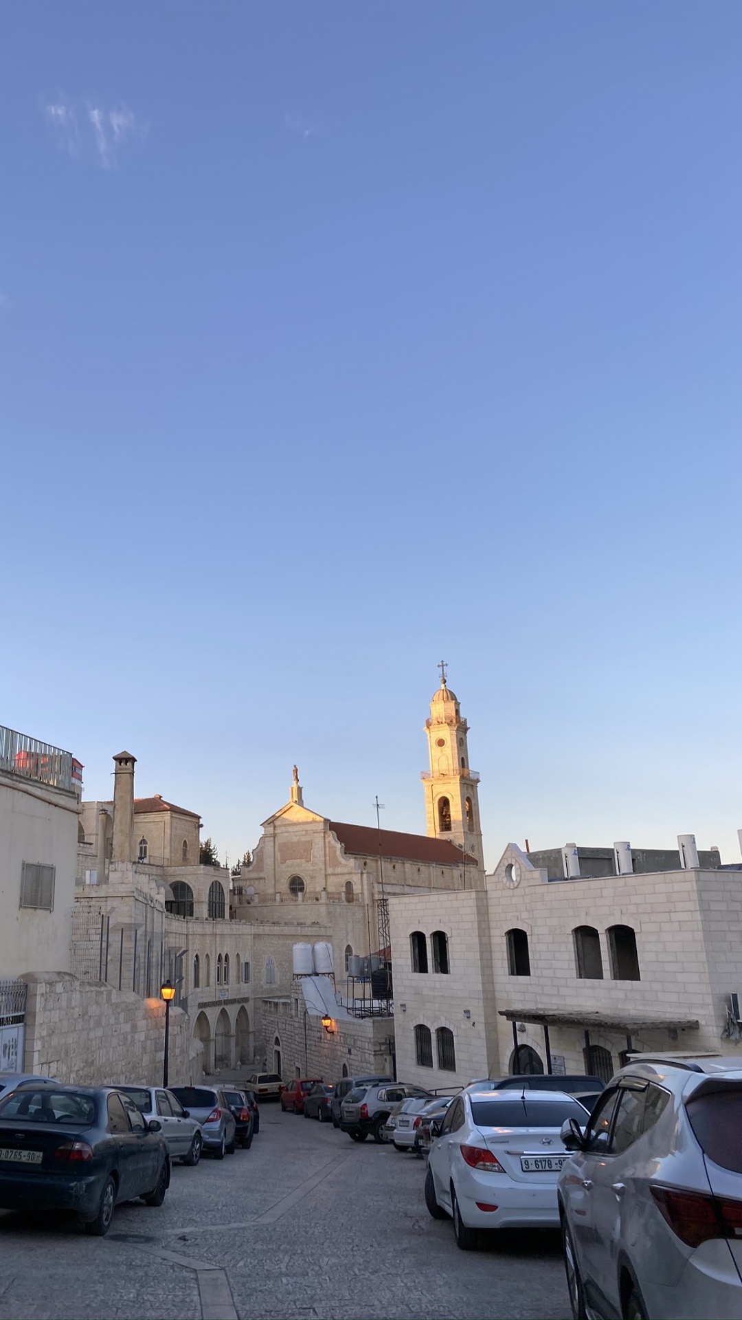 Обои Король, колесо, окно, автомобильный стояночный свет, автомобильный экстерьер в разрешении 1080x1920