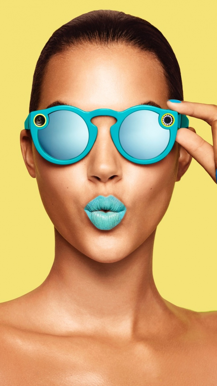 Обои очки, лицо, кожа, нос, красота в разрешении 720x1280