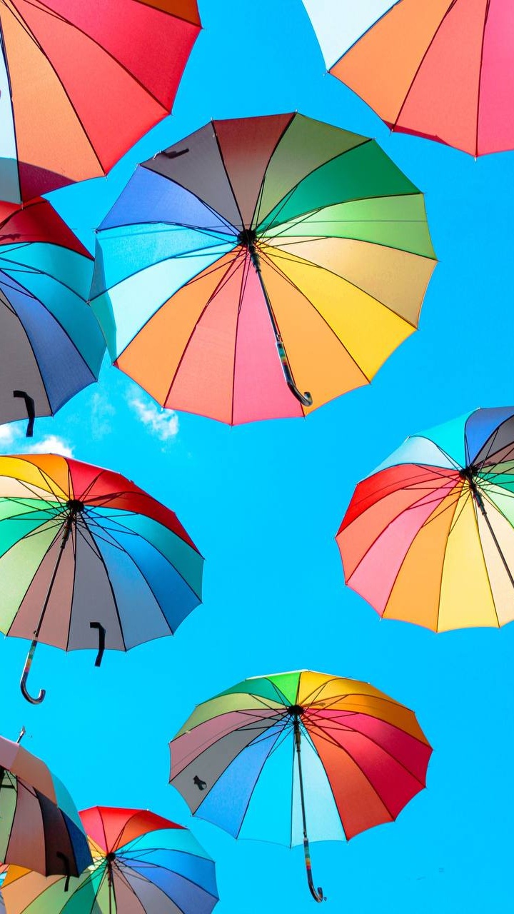 Обои зонтик, белые, свет, синий, природа в разрешении 720x1280