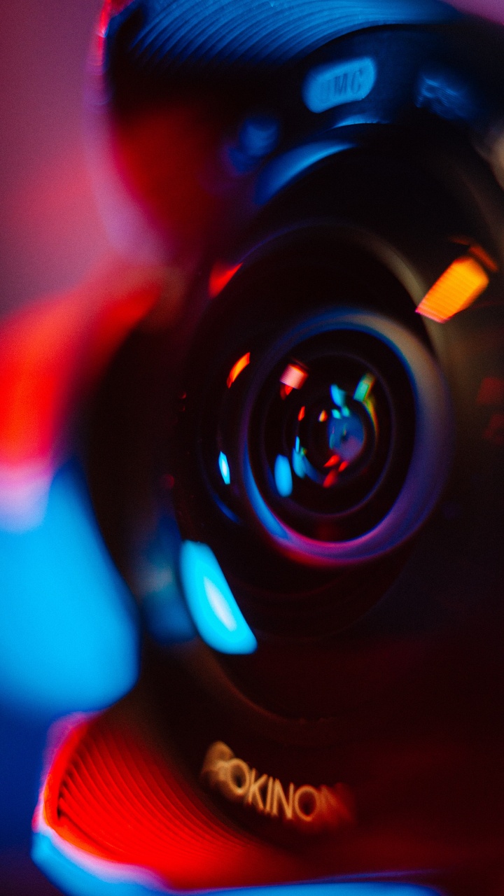 Обои объектив камеры, камера, объектив, синий, свет в разрешении 720x1280