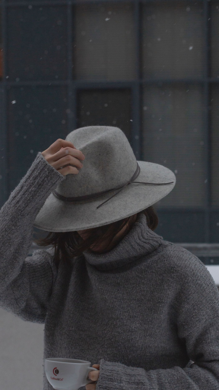 Обои шляпа, шапка, солнце шляпа, фетровая, рукав в разрешении 750x1334