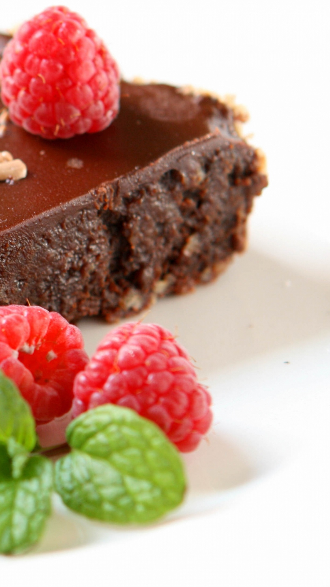 Обои шоколадный торт, белый шоколад, шоколад, шоколадный брауни, бисквитный шоколадный торт в разрешении 1080x1920