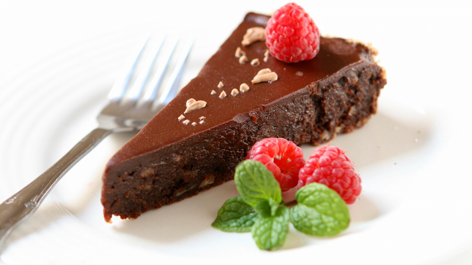 Обои шоколадный торт, белый шоколад, шоколад, шоколадный брауни, бисквитный шоколадный торт в разрешении 1920x1080
