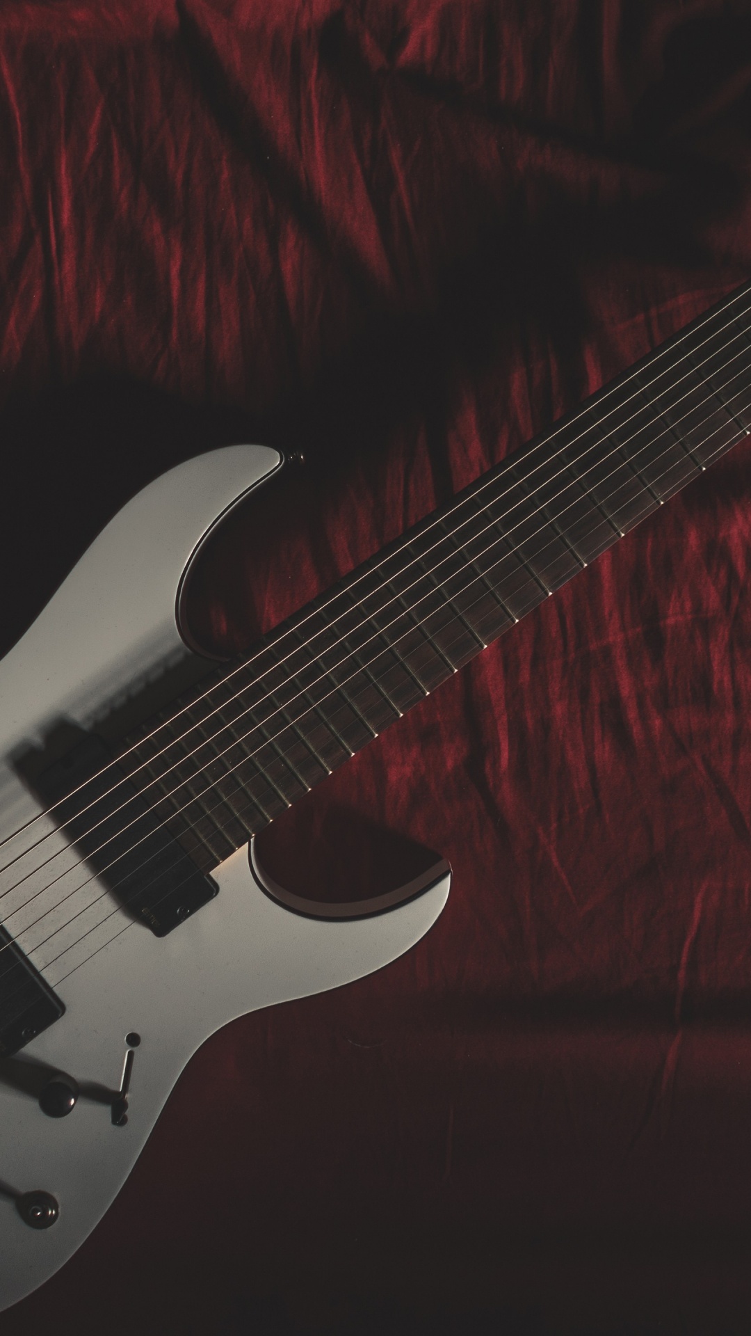 Обои гитара, электрогитара, гитарист, классическая гитара, музыкальный инструмент в разрешении 1080x1920