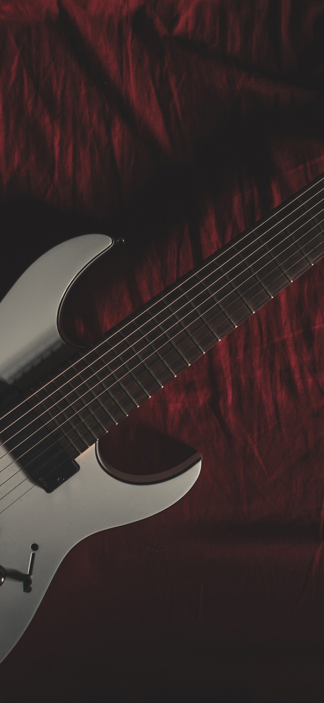 Обои гитара, электрогитара, гитарист, классическая гитара, музыкальный инструмент в разрешении 1125x2436