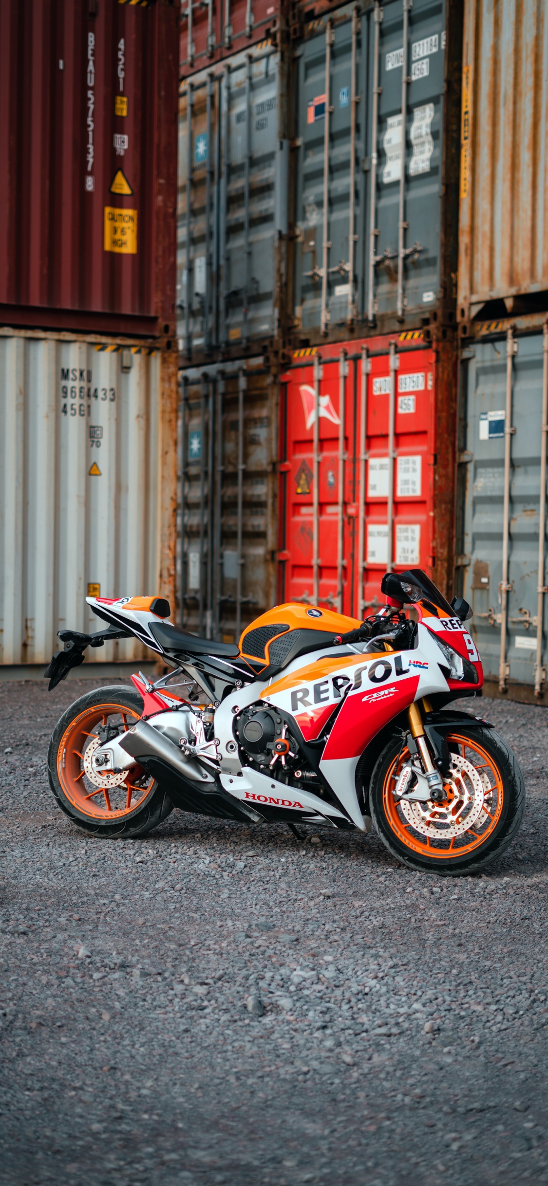 Обои мотоцикл, легковые автомобили, Honda Motor Company, колесо, шина в разрешении 1125x2436