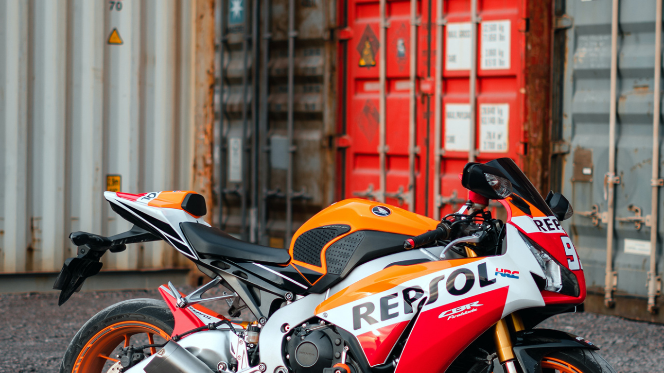 Обои мотоцикл, легковые автомобили, Honda Motor Company, колесо, шина в разрешении 1366x768