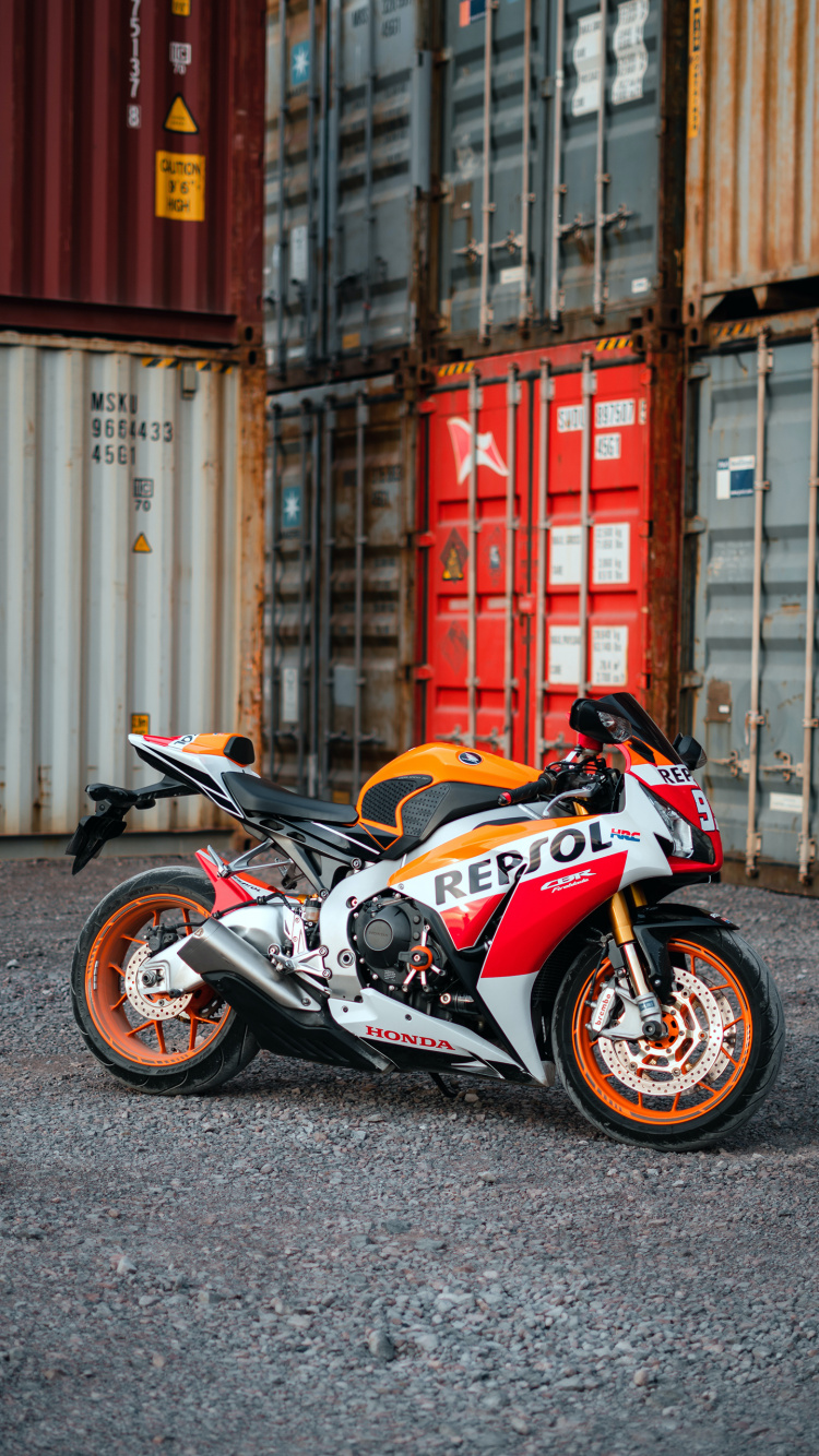 Обои мотоцикл, легковые автомобили, Honda Motor Company, колесо, шина в разрешении 750x1334