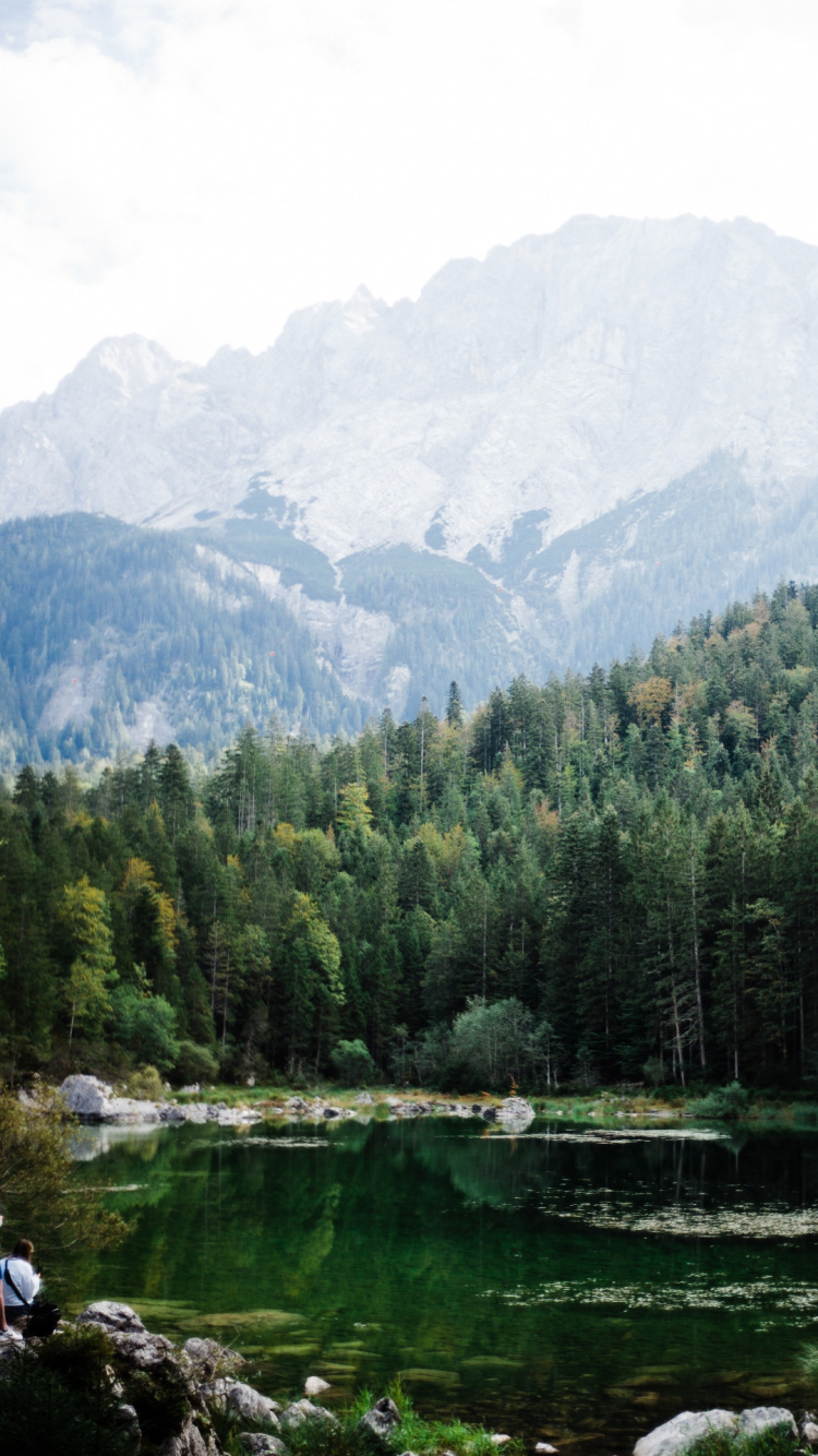 Обои природа, гора, вода, растение, облако в разрешении 750x1334