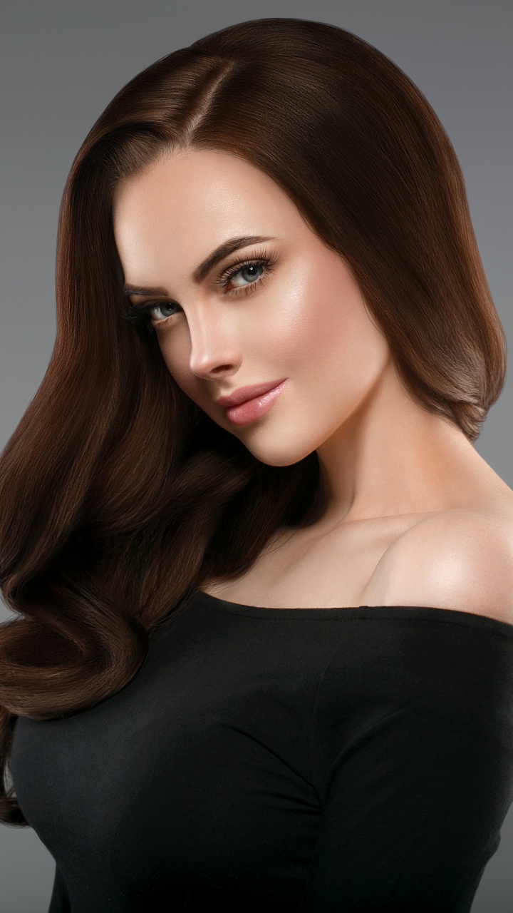 Обои волосы, лицо, плечо, прическа, красота в разрешении 720x1280