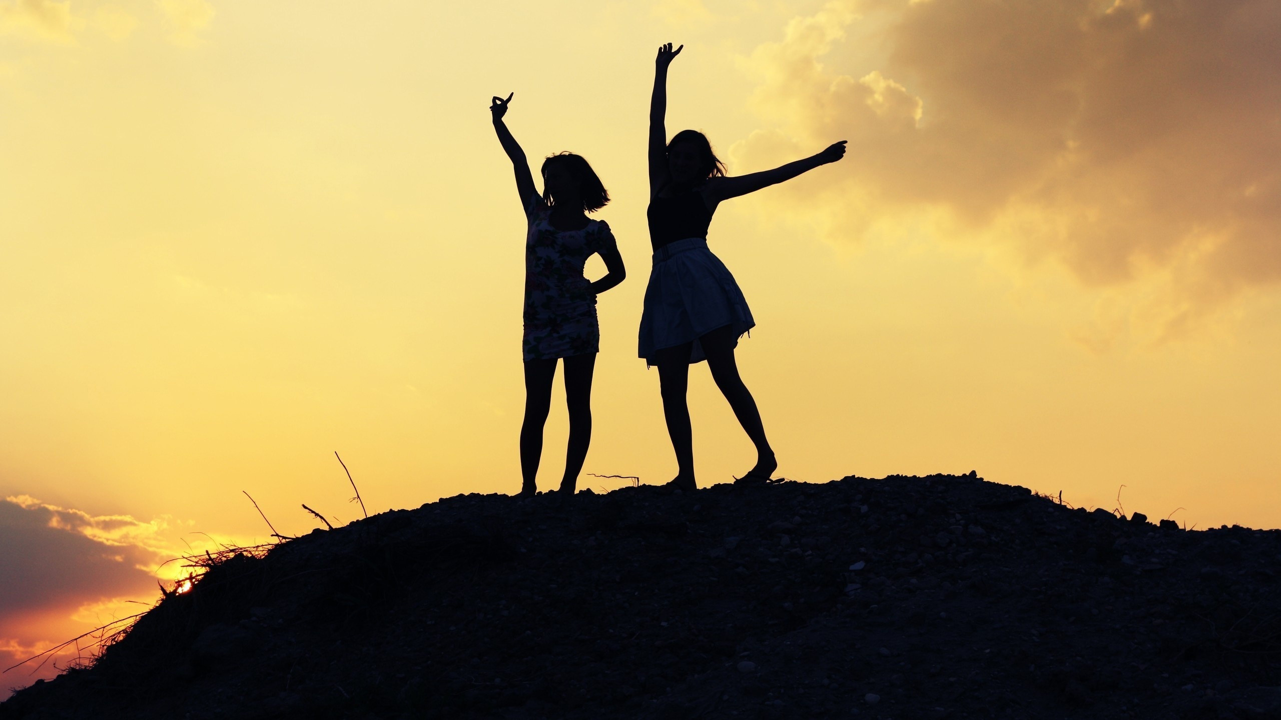 Обои дружба, друзья, Восход, любовь, сестра в разрешении 2560x1440