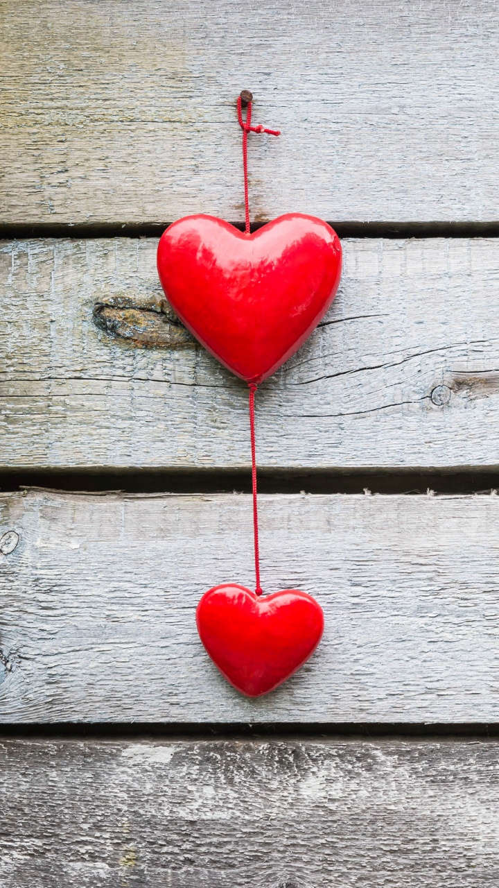 Обои сердце, красный цвет, любовь, небо в разрешении 720x1280