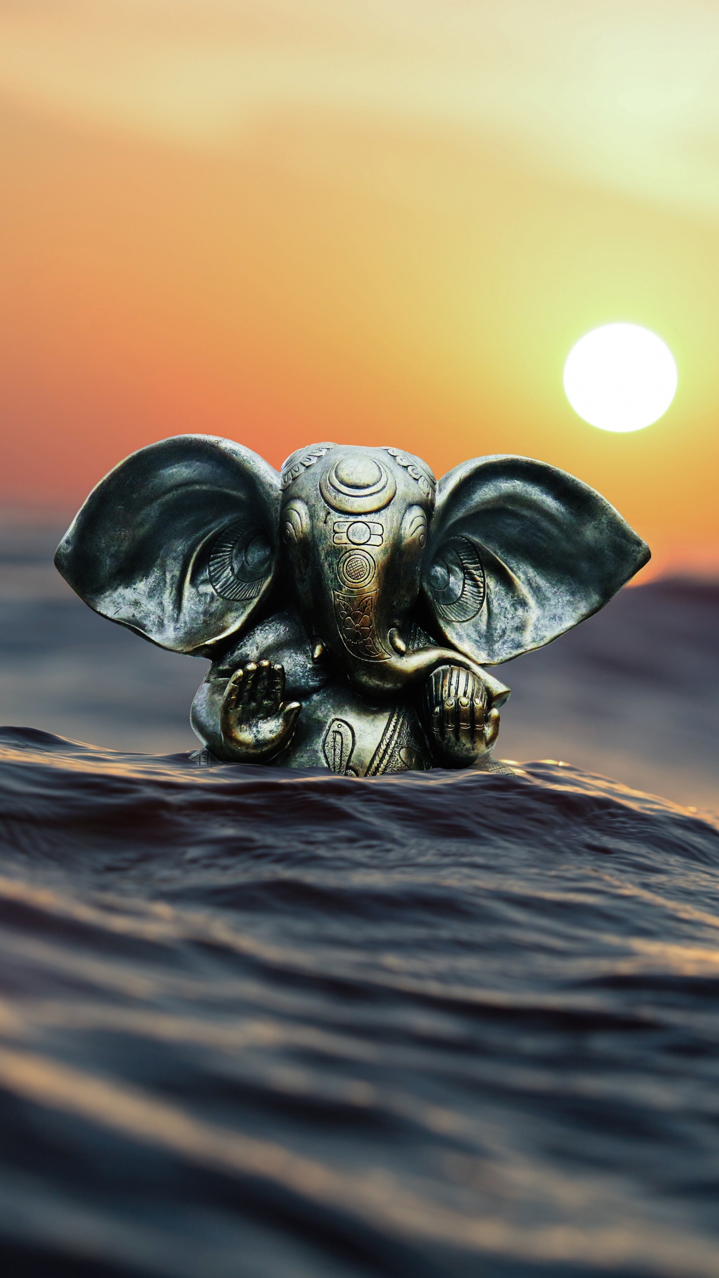 Обои вода, отражение, живая природа, море, статуя в разрешении 1440x2560