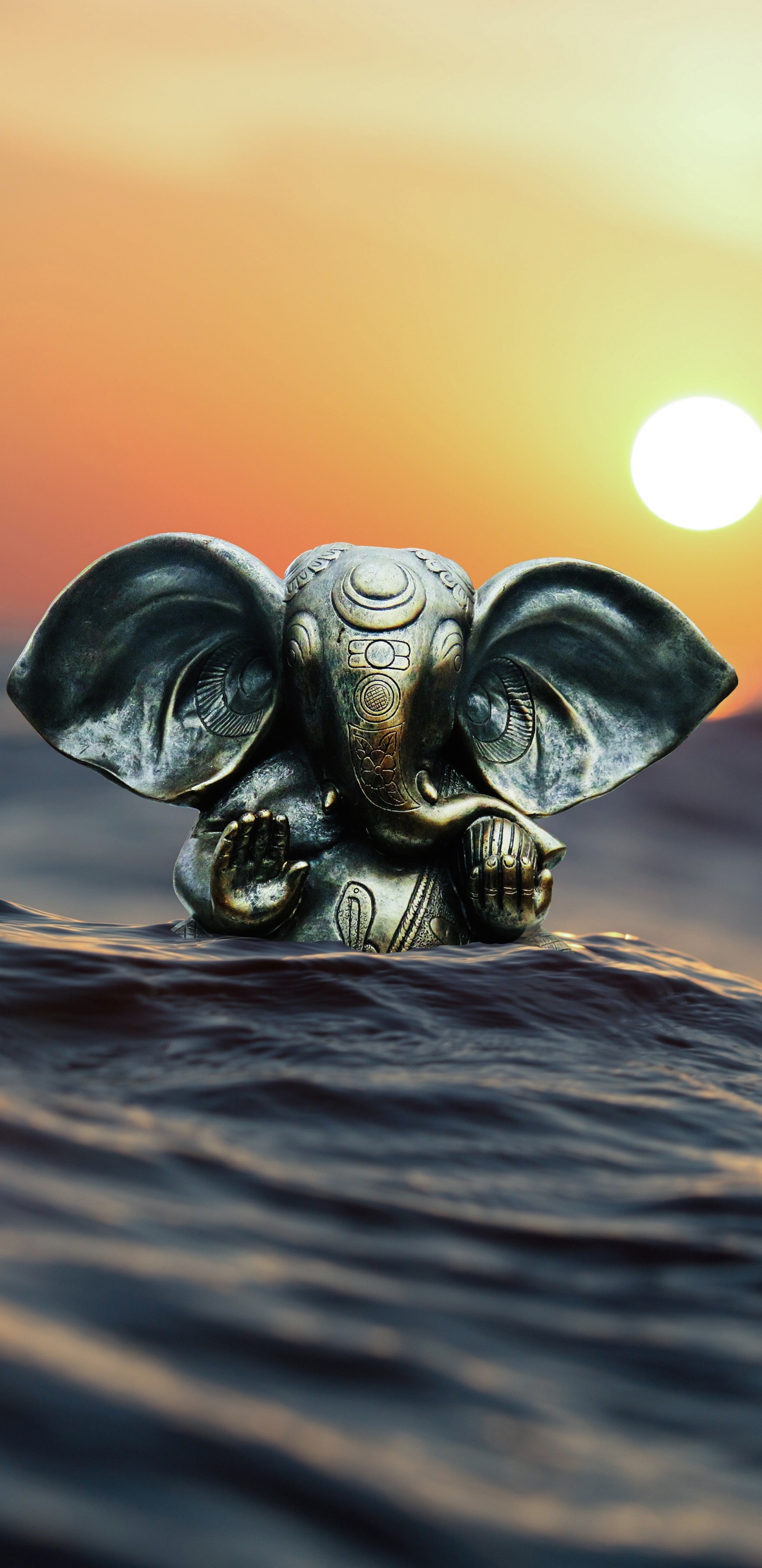 Обои вода, отражение, живая природа, море, статуя в разрешении 1440x2960