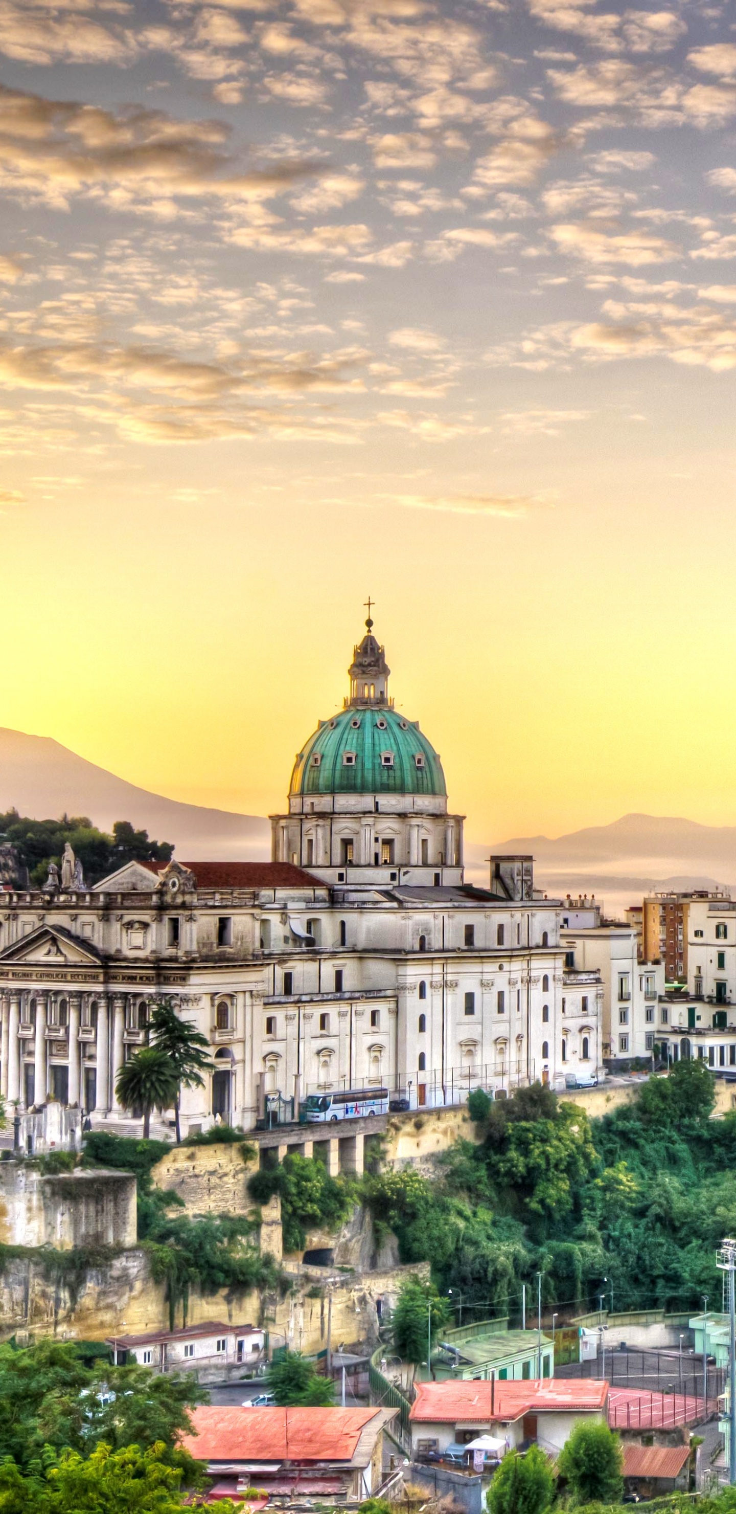 Обои Неаполь, город, ориентир, городской пейзаж, городской район в разрешении 1440x2960