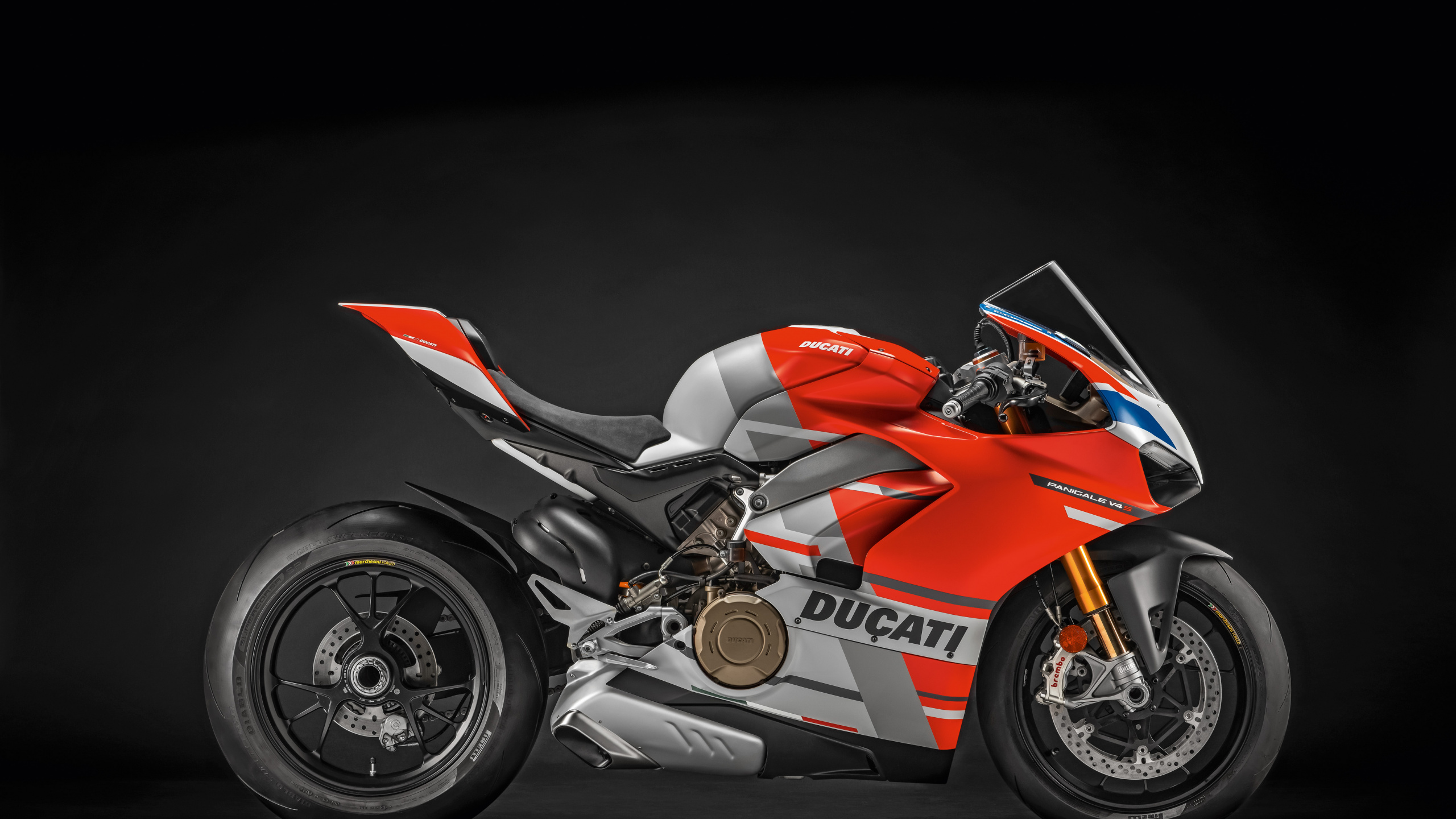 Обои ducati, мотоцикл, супербайк, авто, автомобильный экстерьер в разрешении 2560x1440