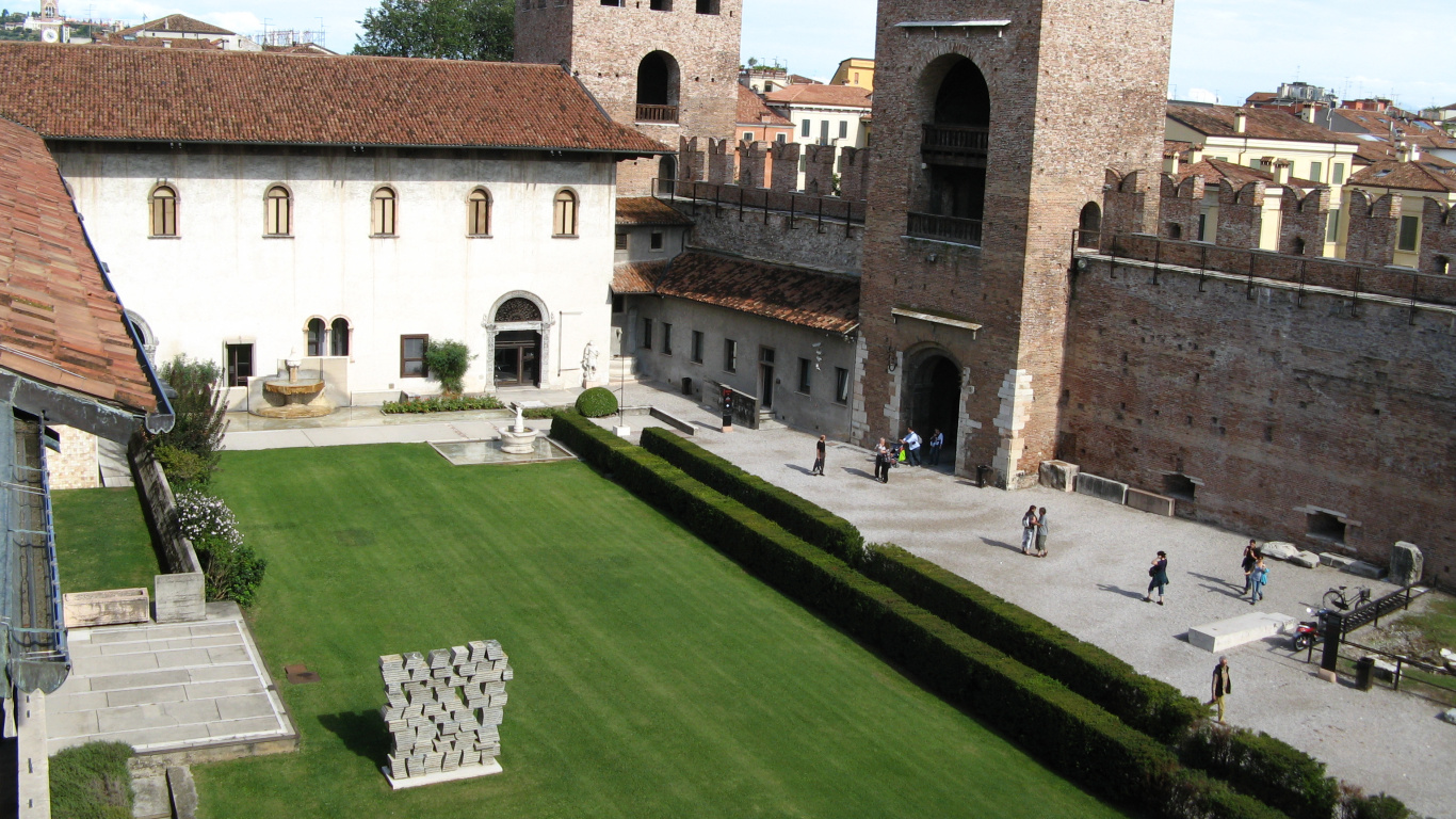 Обои историческое место, средневековая архитектура, архитектура, здание, фасад в разрешении 1366x768