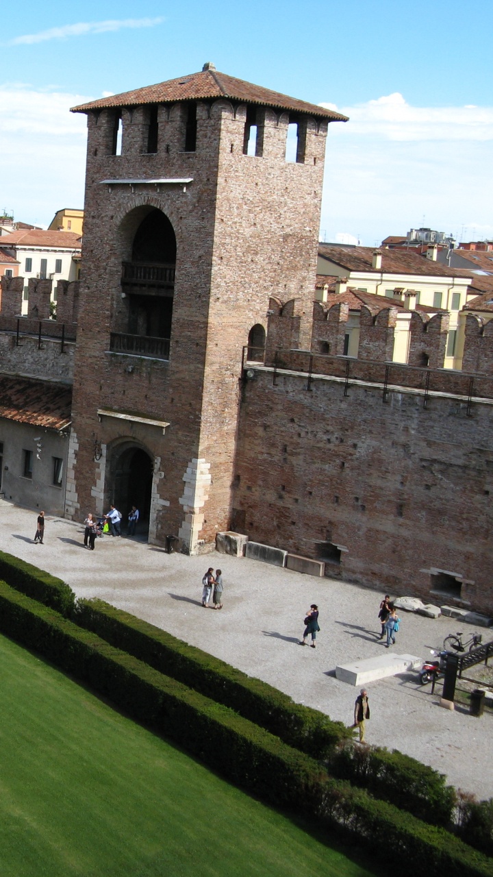 Обои историческое место, средневековая архитектура, архитектура, здание, фасад в разрешении 720x1280