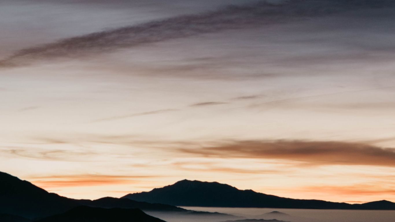 Обои ios, облако, атмосфера, экорегион, послесвечение в разрешении 1366x768